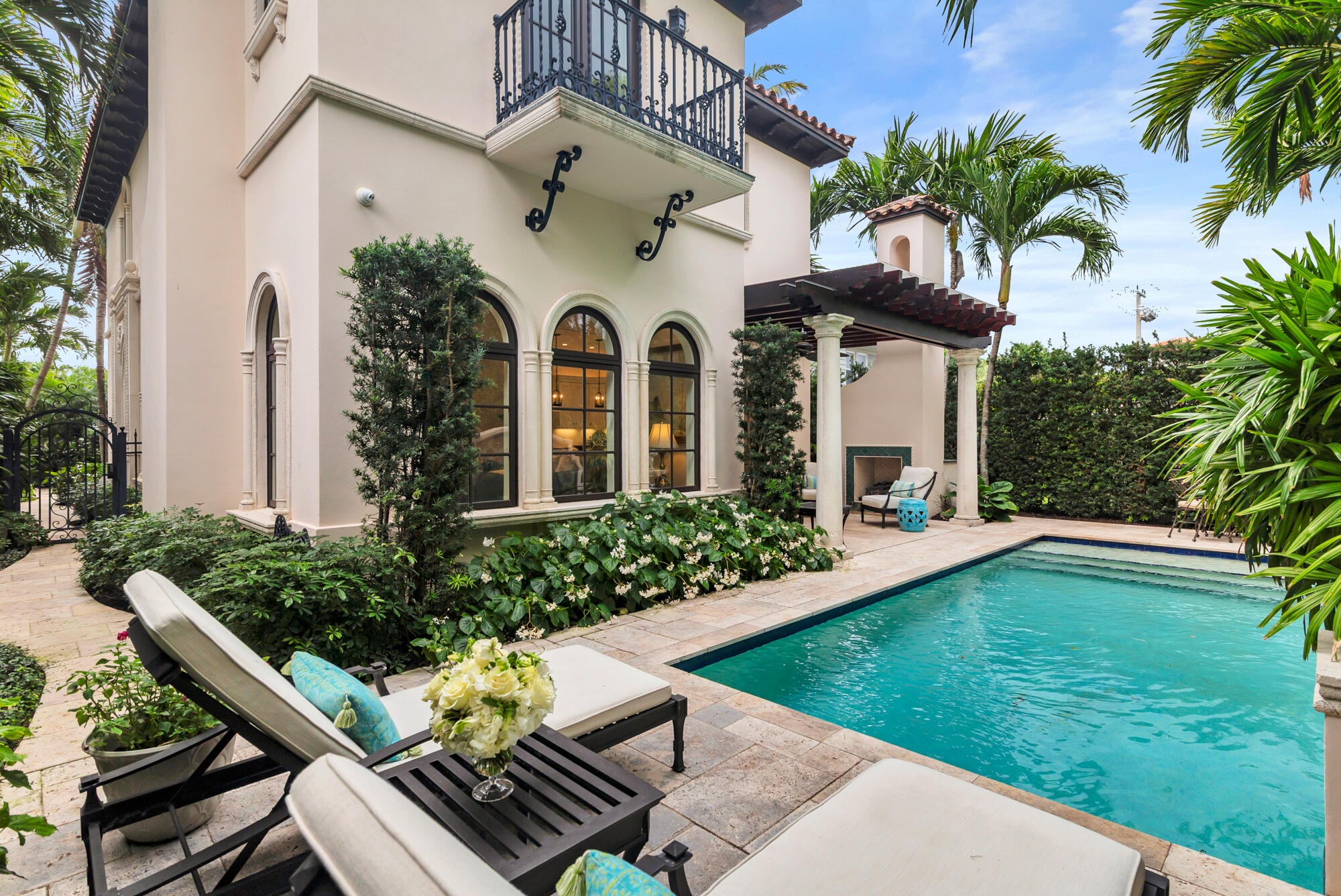 4BR – SingleFamilyResidence at 261 Seminole Avenue