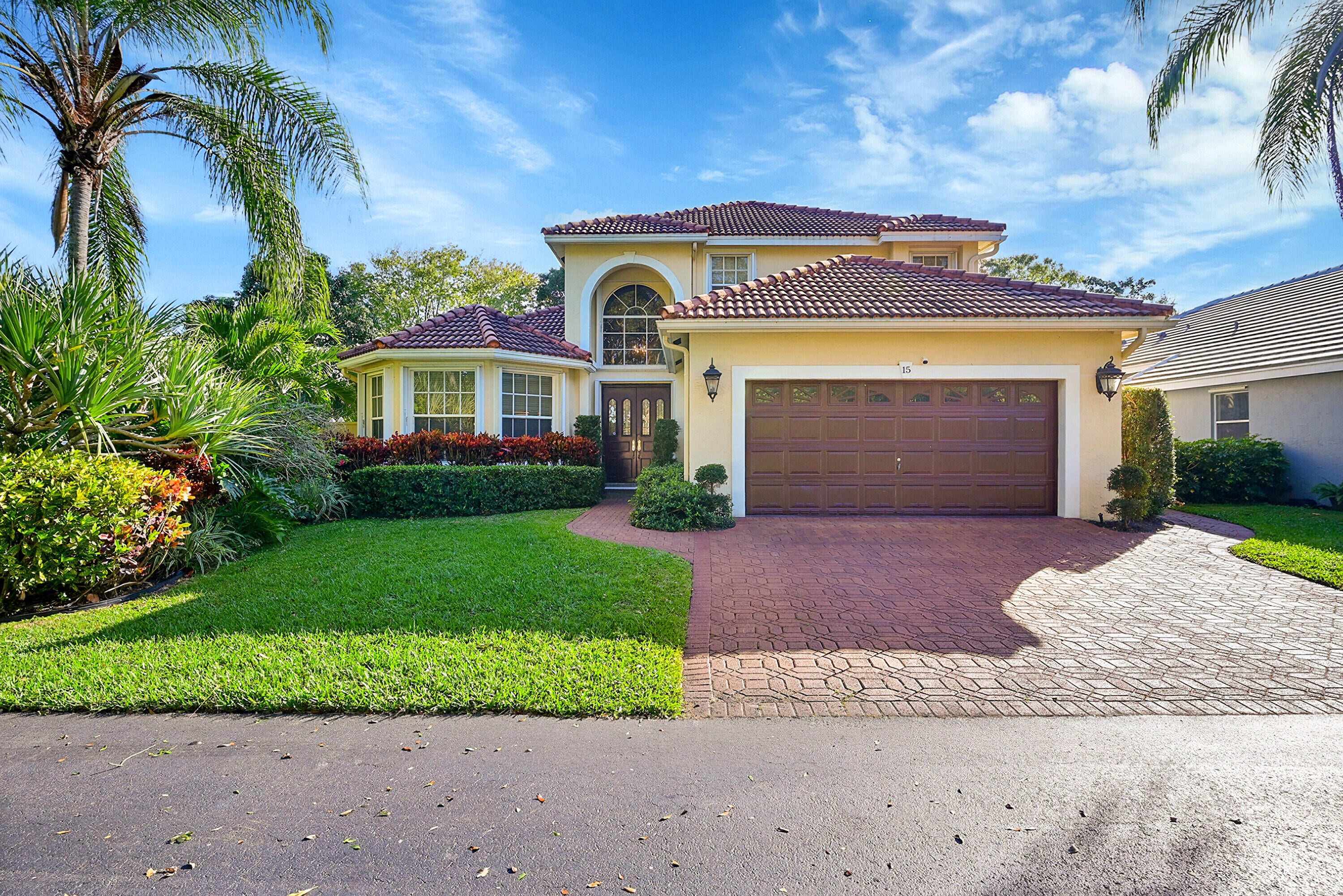 4BR – SingleFamilyResidence at 15 Lawrence Lake Drive