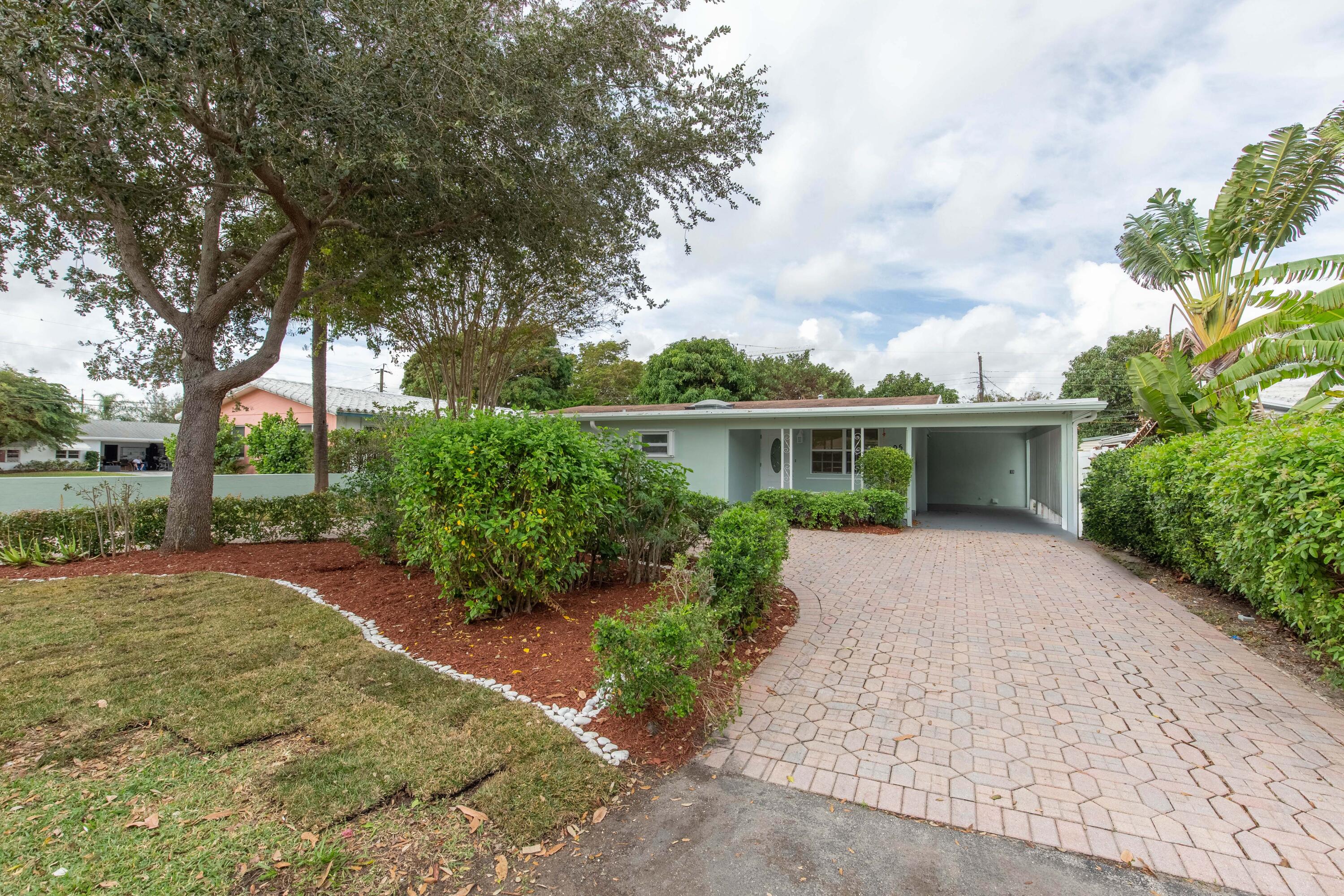 2BR – SingleFamilyResidence at 405 NE 24th Avenue