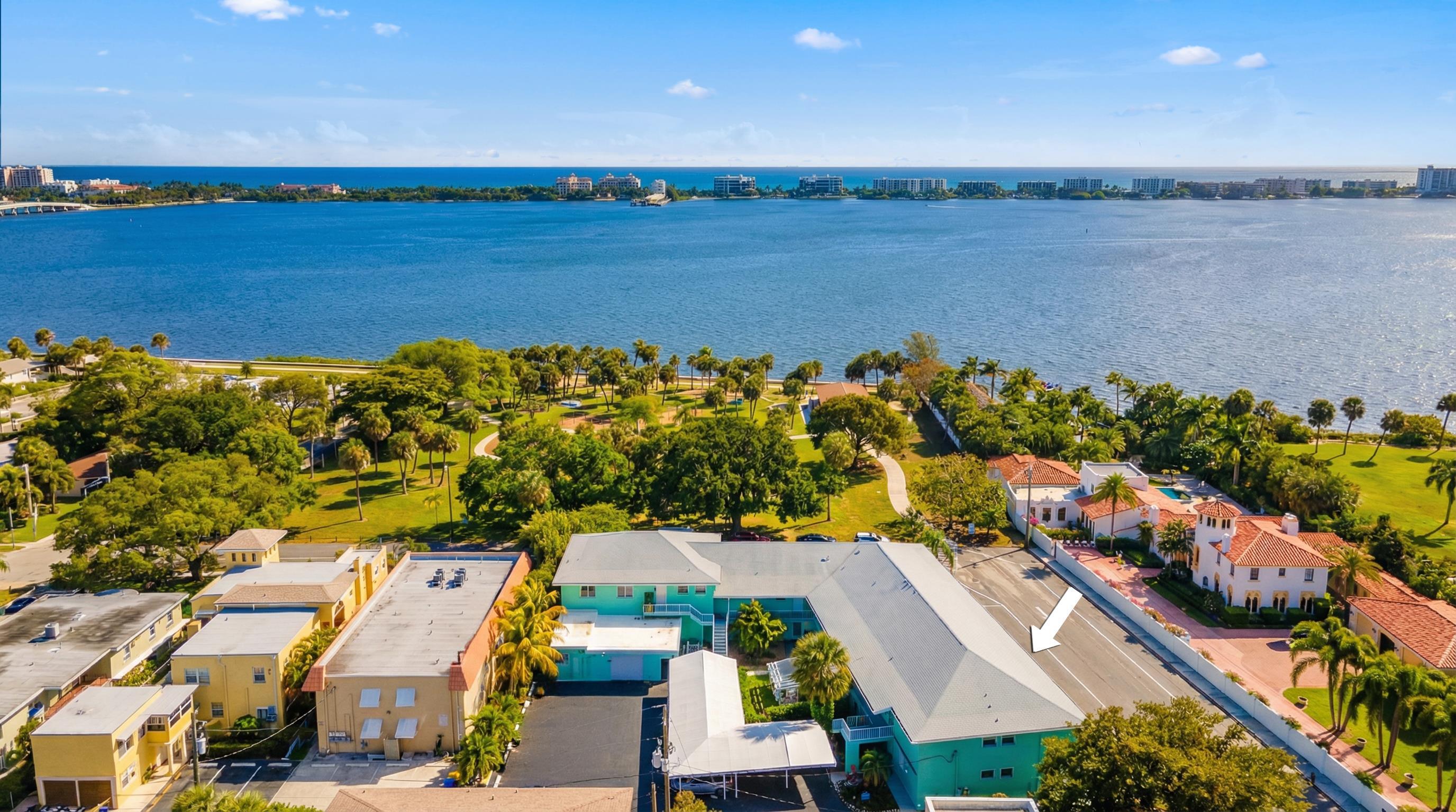 2BR – Condominium at 421 S Lakeside Drive #10