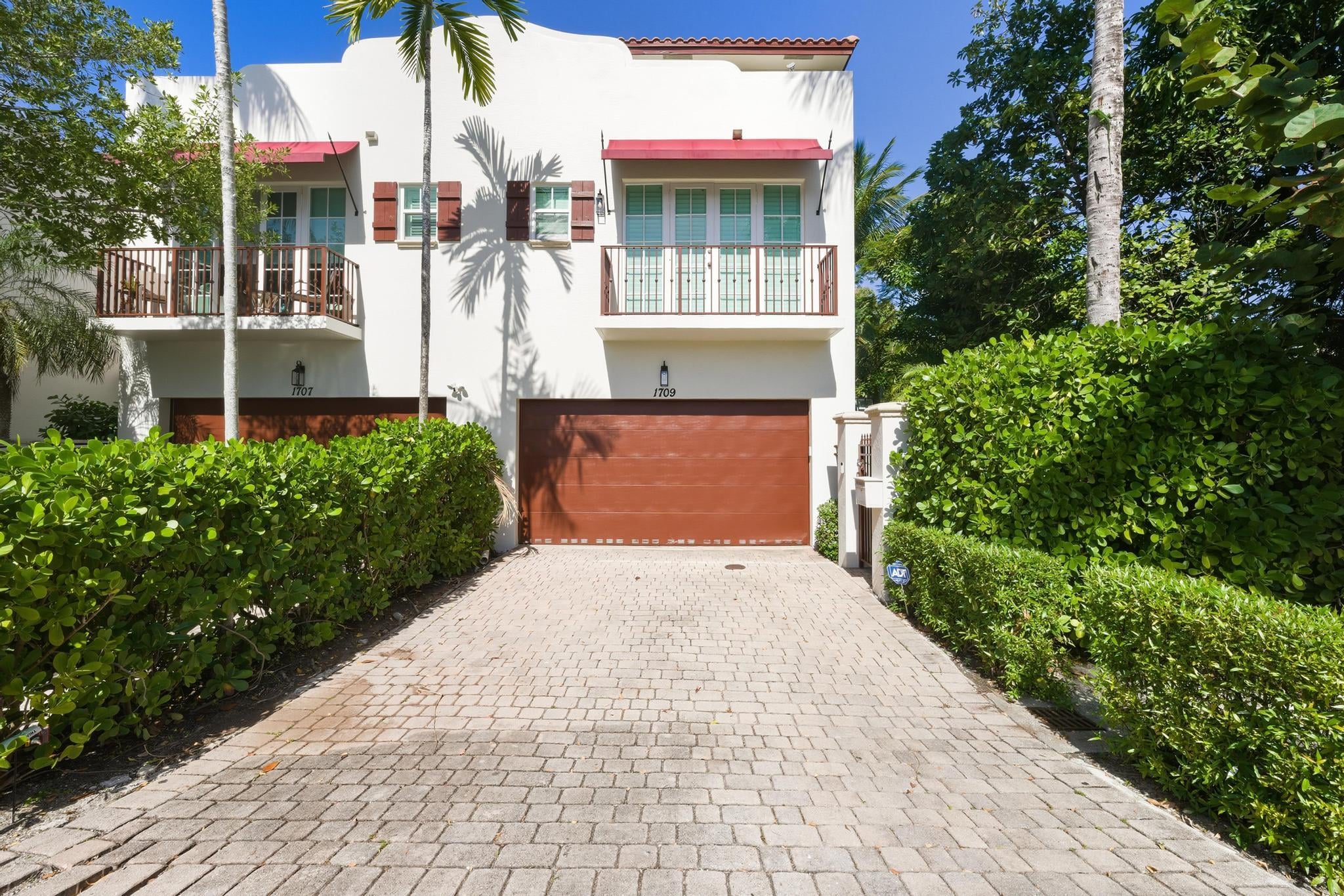 4BR – Townhouse at 1709 NE 8th Street #1709