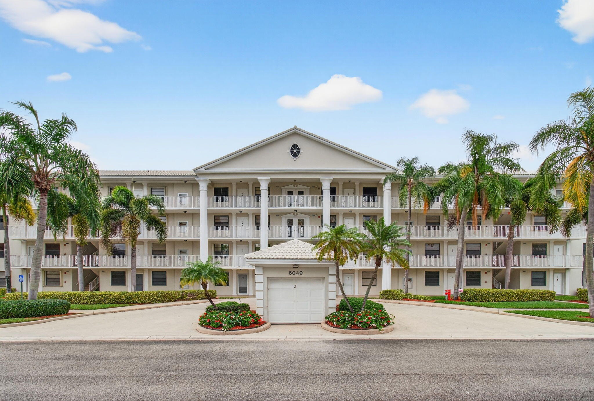 2BR – Condominium at 6049 Balboa Circle #205