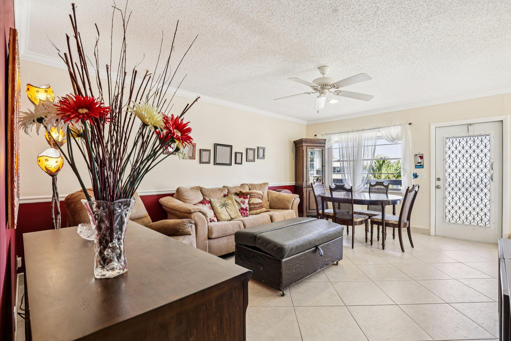 2BR – Condominium at 104 Oakridge #H