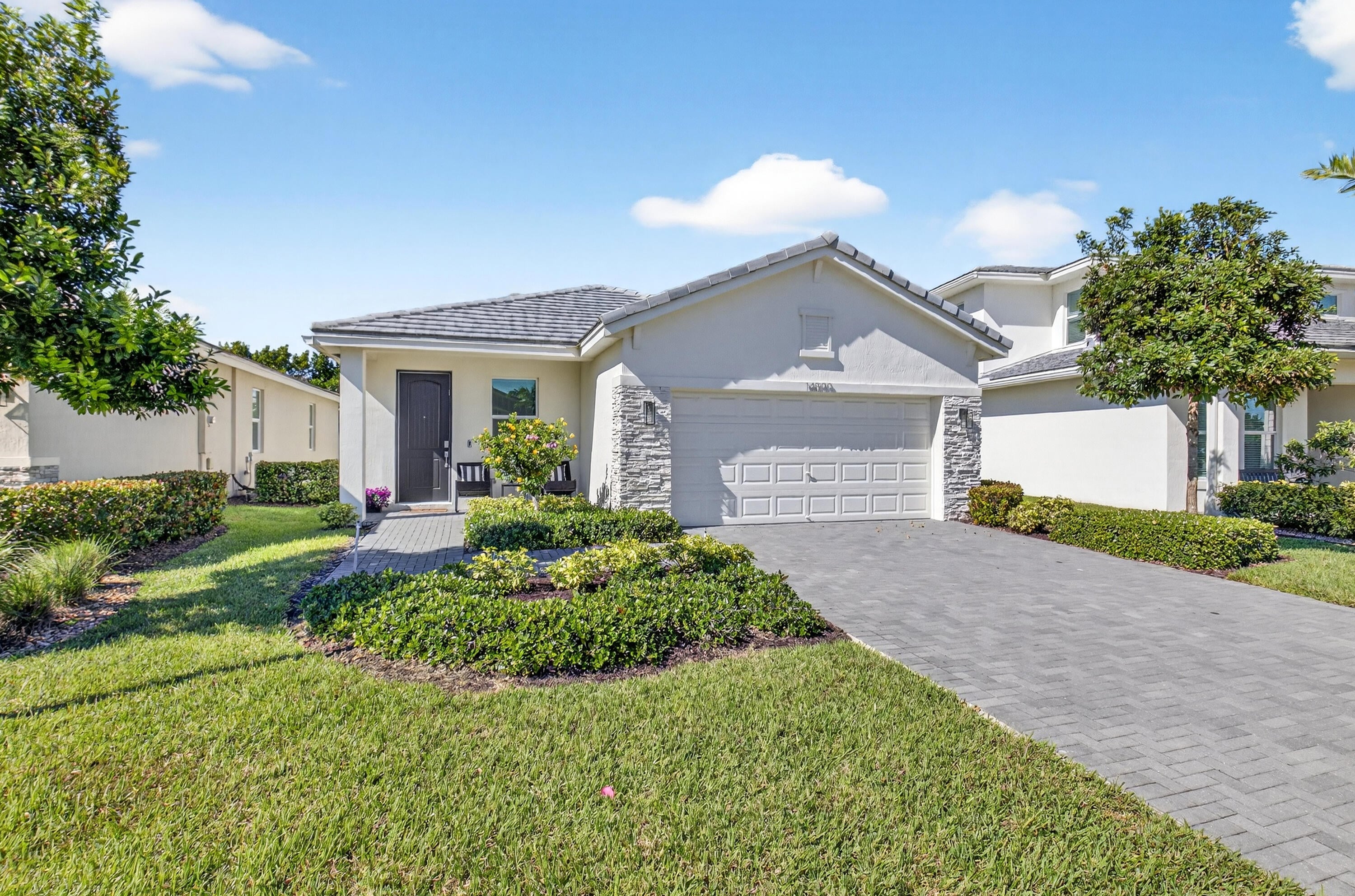 3BR – SingleFamilyResidence at 14899 Three Ponds Trail