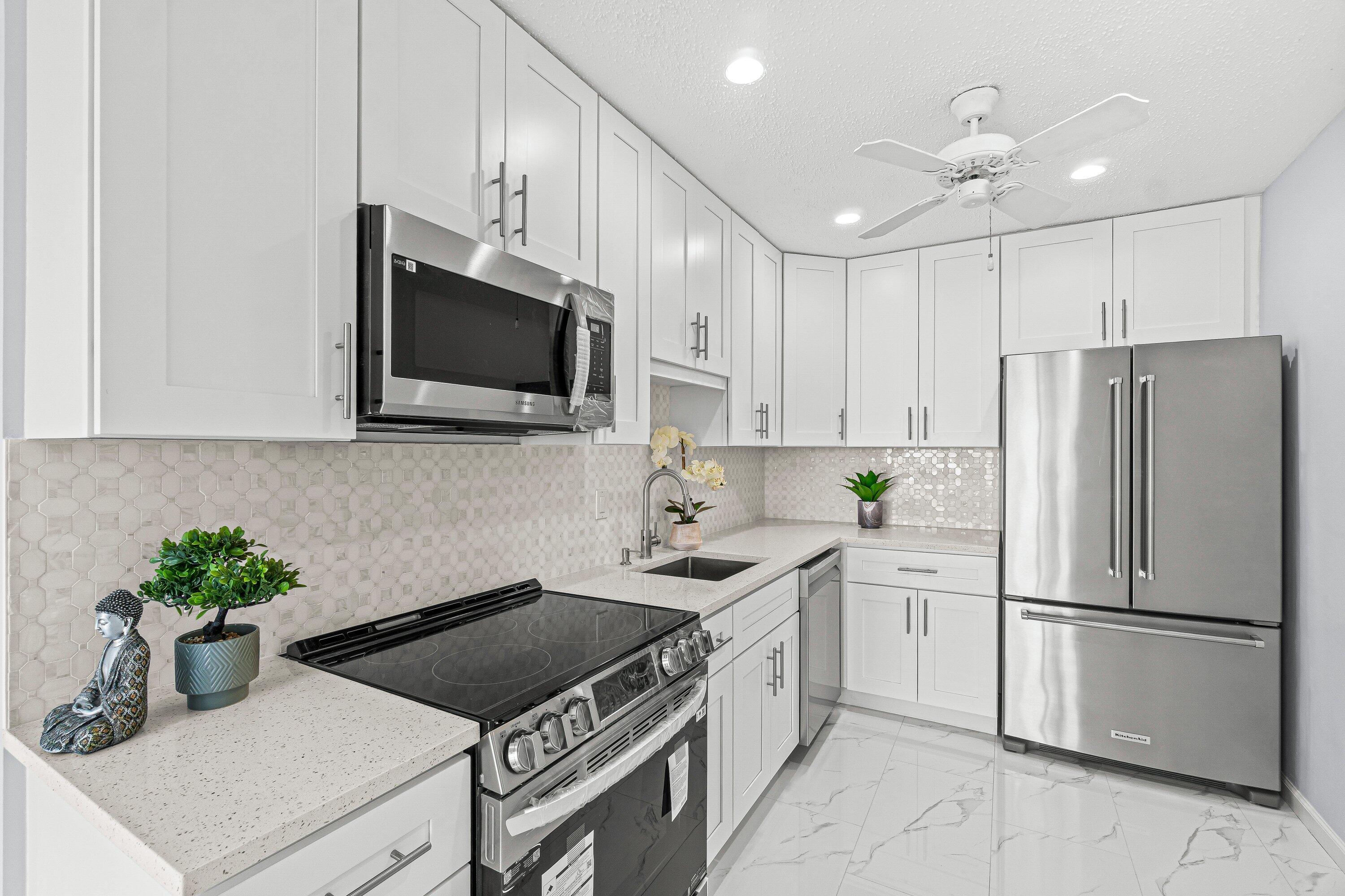 2BR – RES at 10119 S 42nd Terrace #129