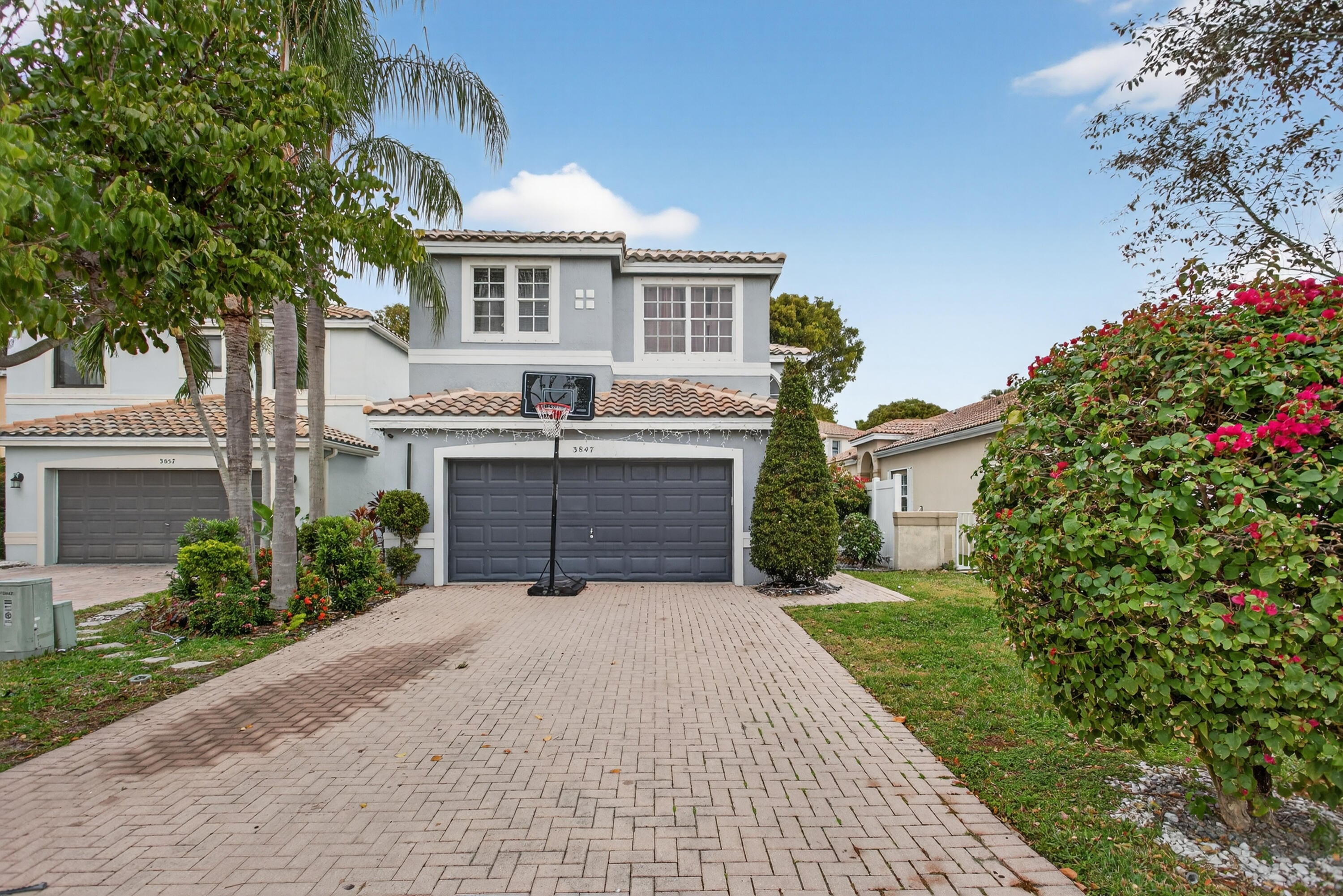 3BR – SingleFamilyResidence at 3847 NW 62nd Street