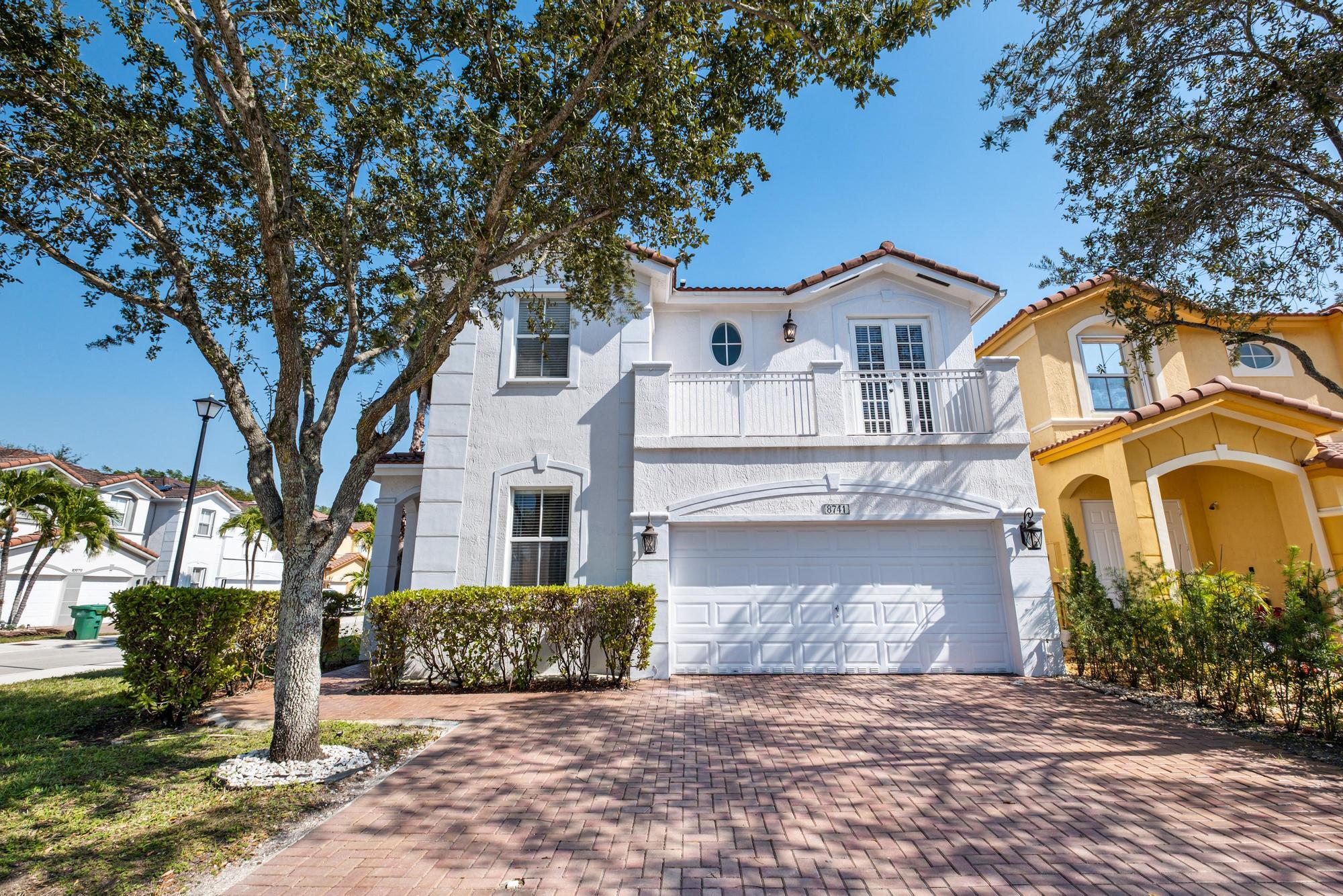 5BR – Townhouse at 8741 NW 110th Avenue