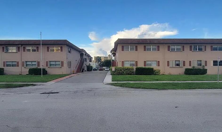 2BR – Apartment at 650 SW 2nd Avenue #252