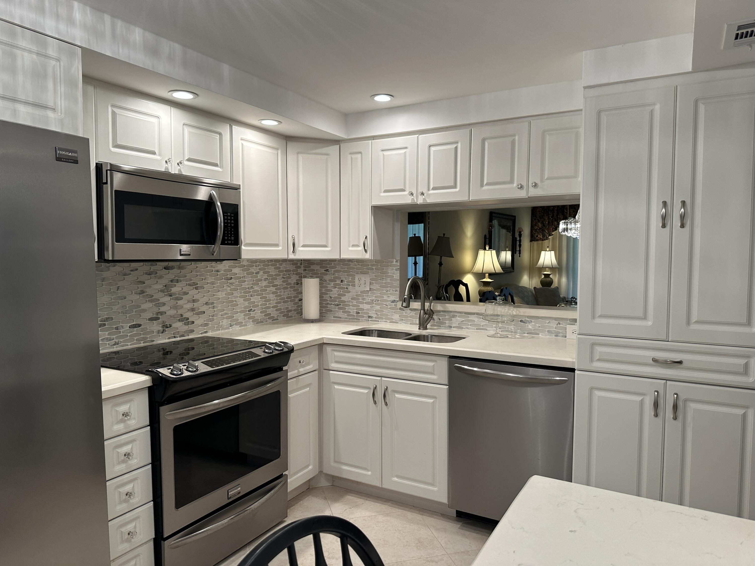 2BR – Condominium at 1101 Colony Point Circle #108