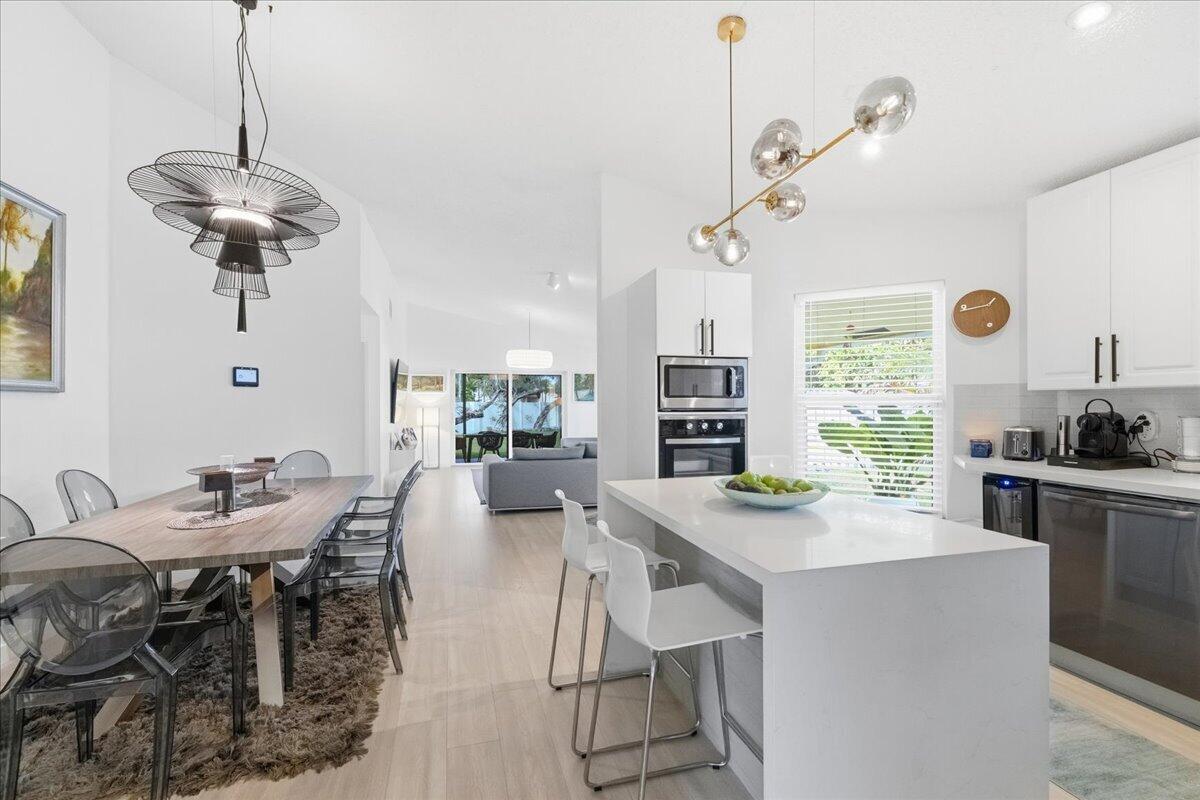 3BR – RES at 901 SW 111th Way