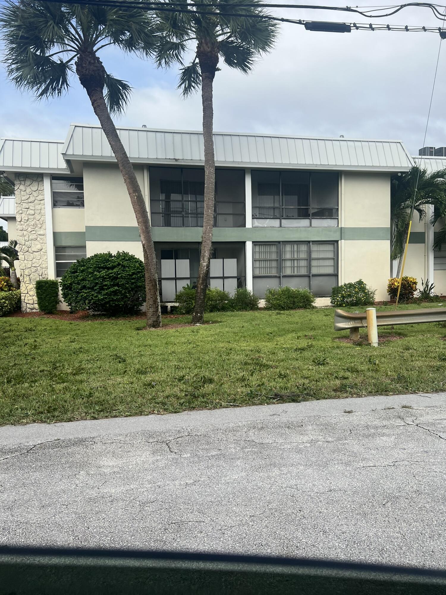 2BR – Condominium at 2302 Sunrise #3-201