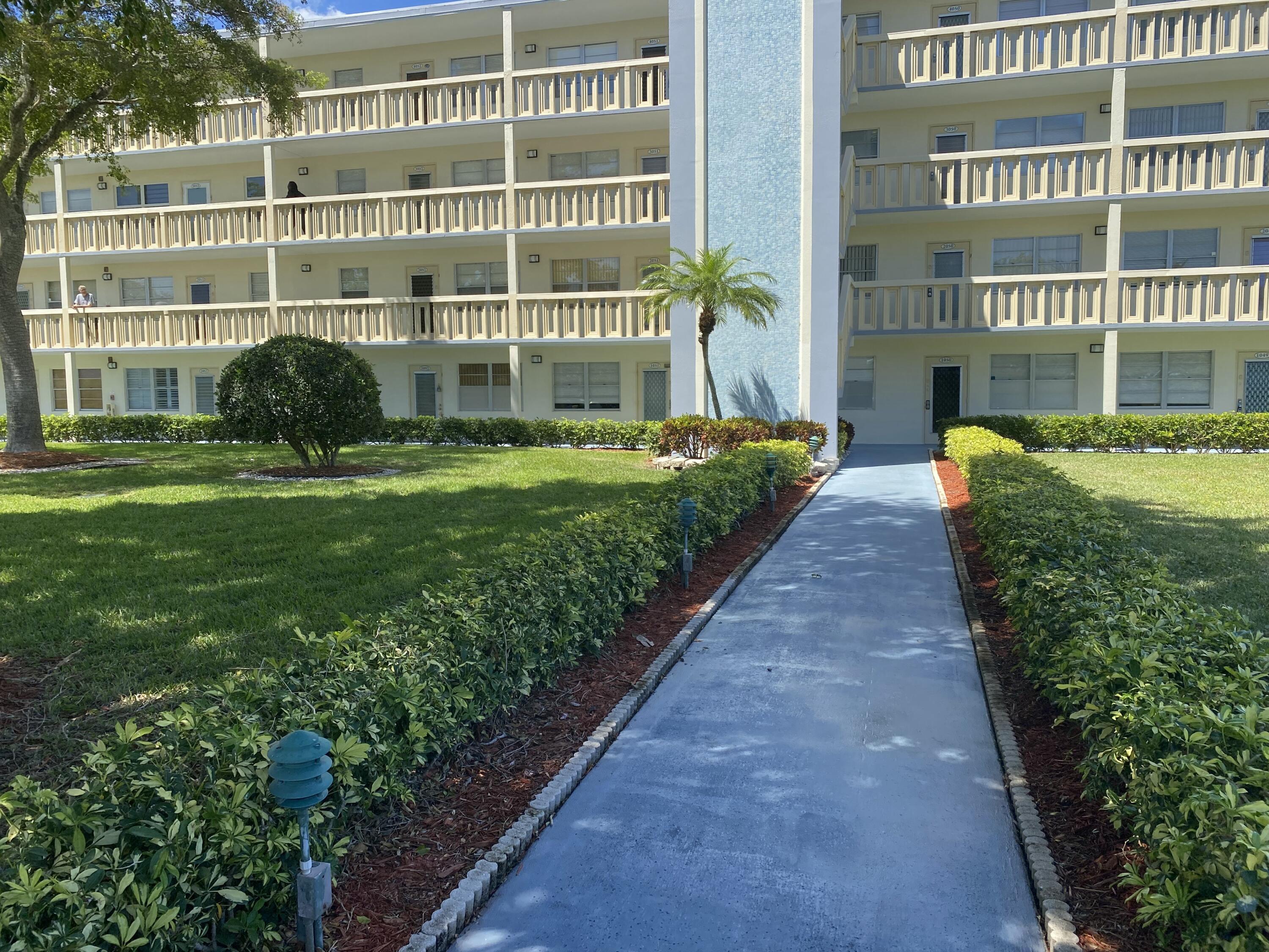2BR – Condominium at 2054 Ainslie D