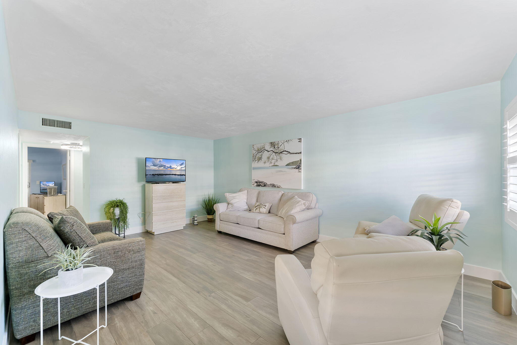 2BR – Condominium at 3322 Cynthia Lane #102