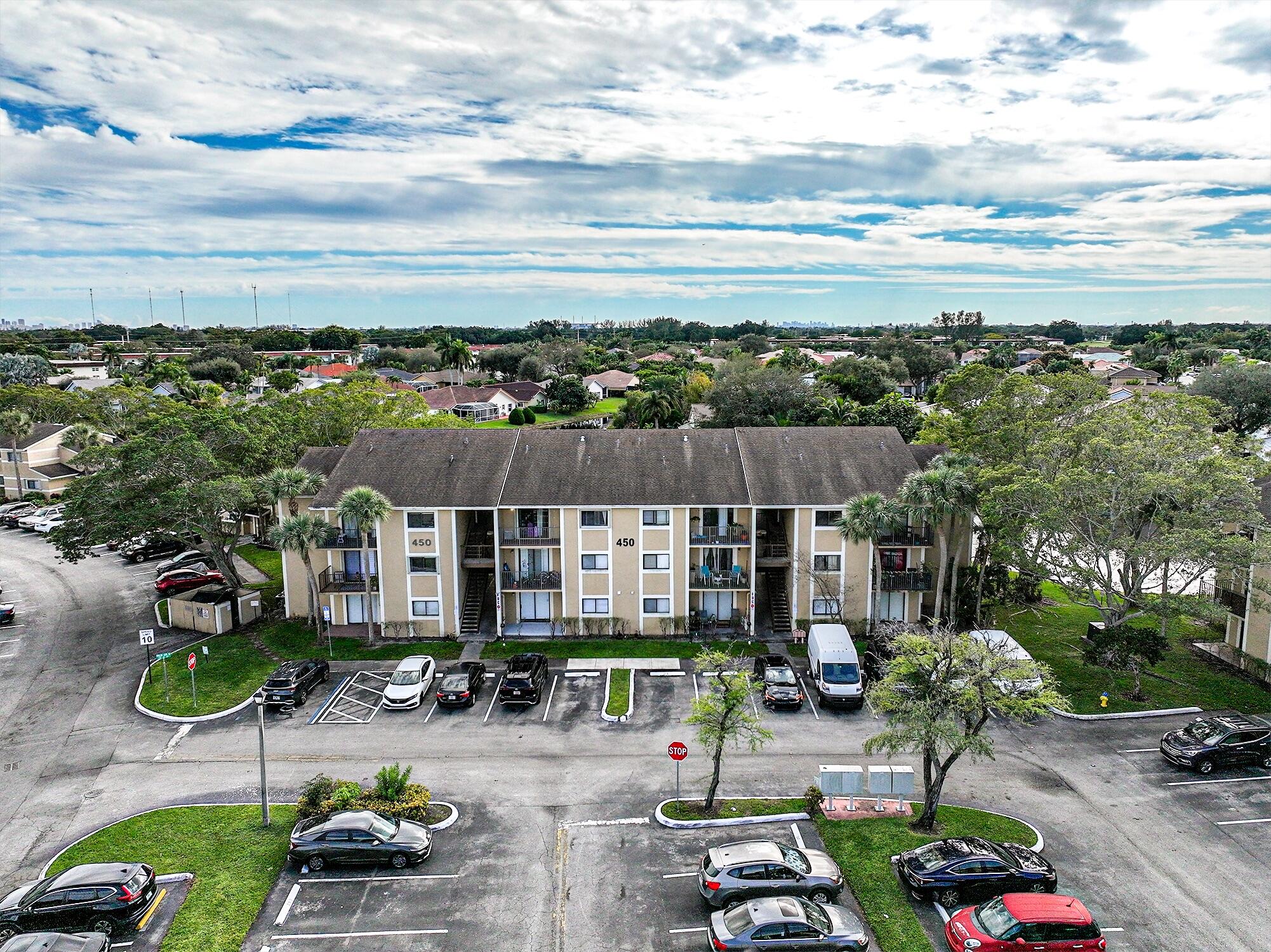 2BR – Condominium at 450 Palm Circle #106