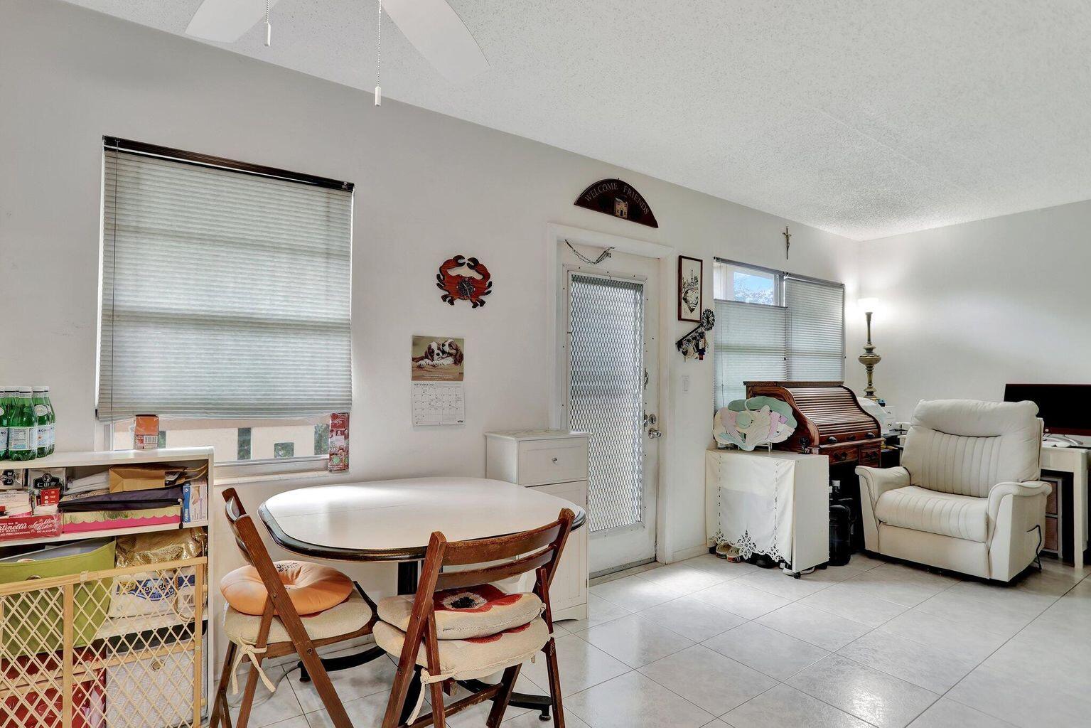2BR – Condominium at 4076 Newport Q #4076