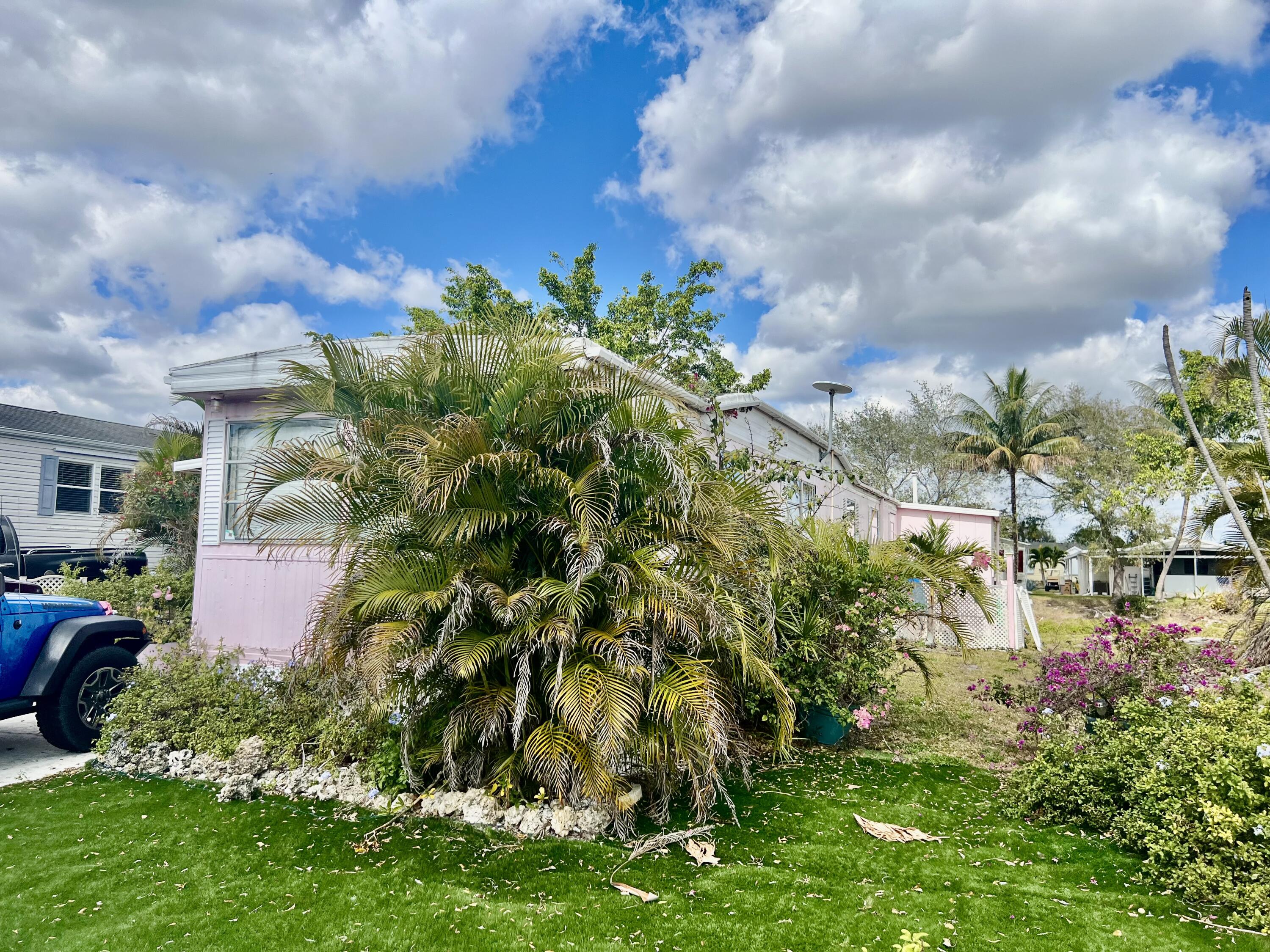2BR – ManufacturedHome at 305 NW 50th Court