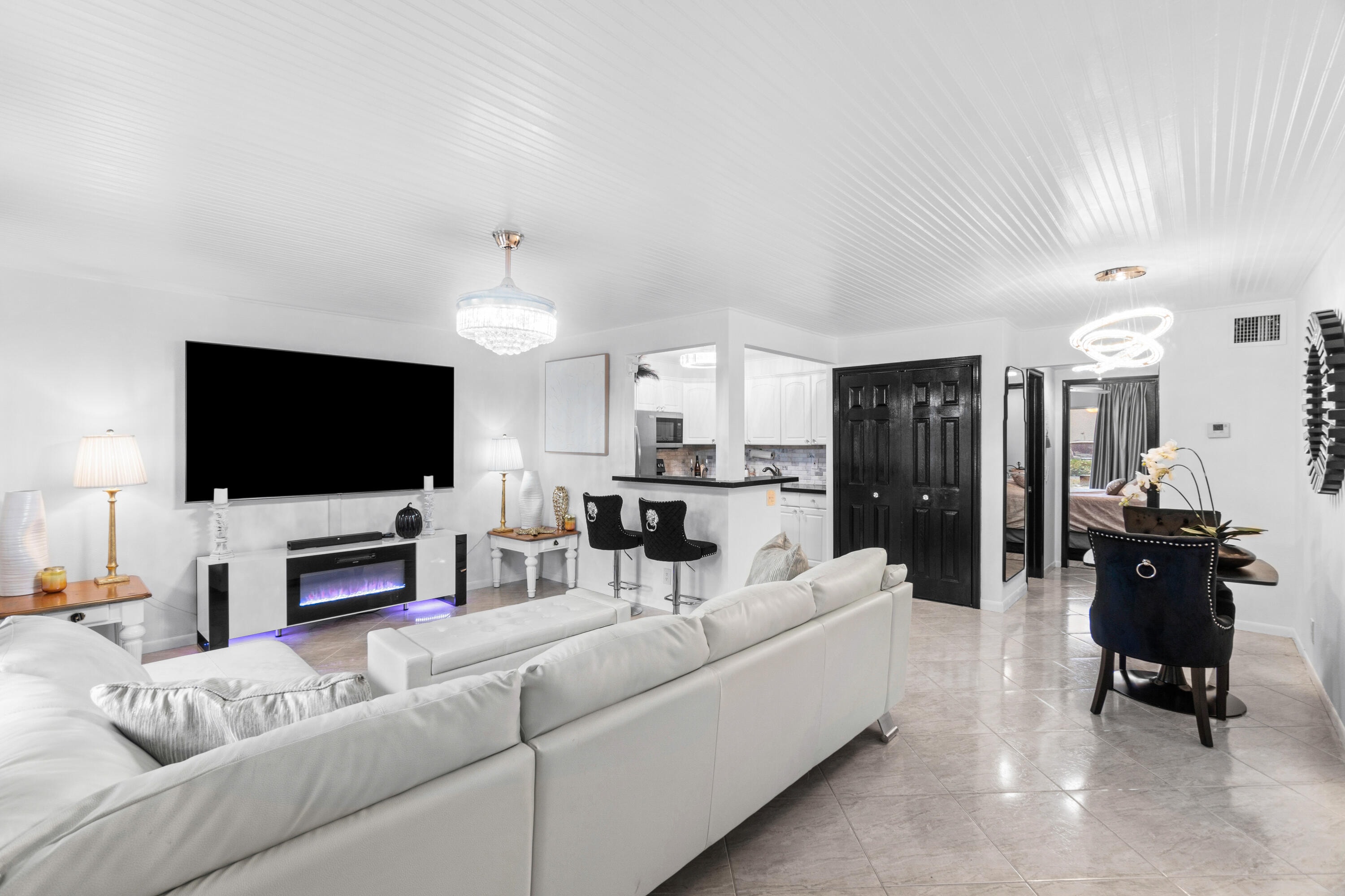 1BR – Condominium at 340 Horizons W #102