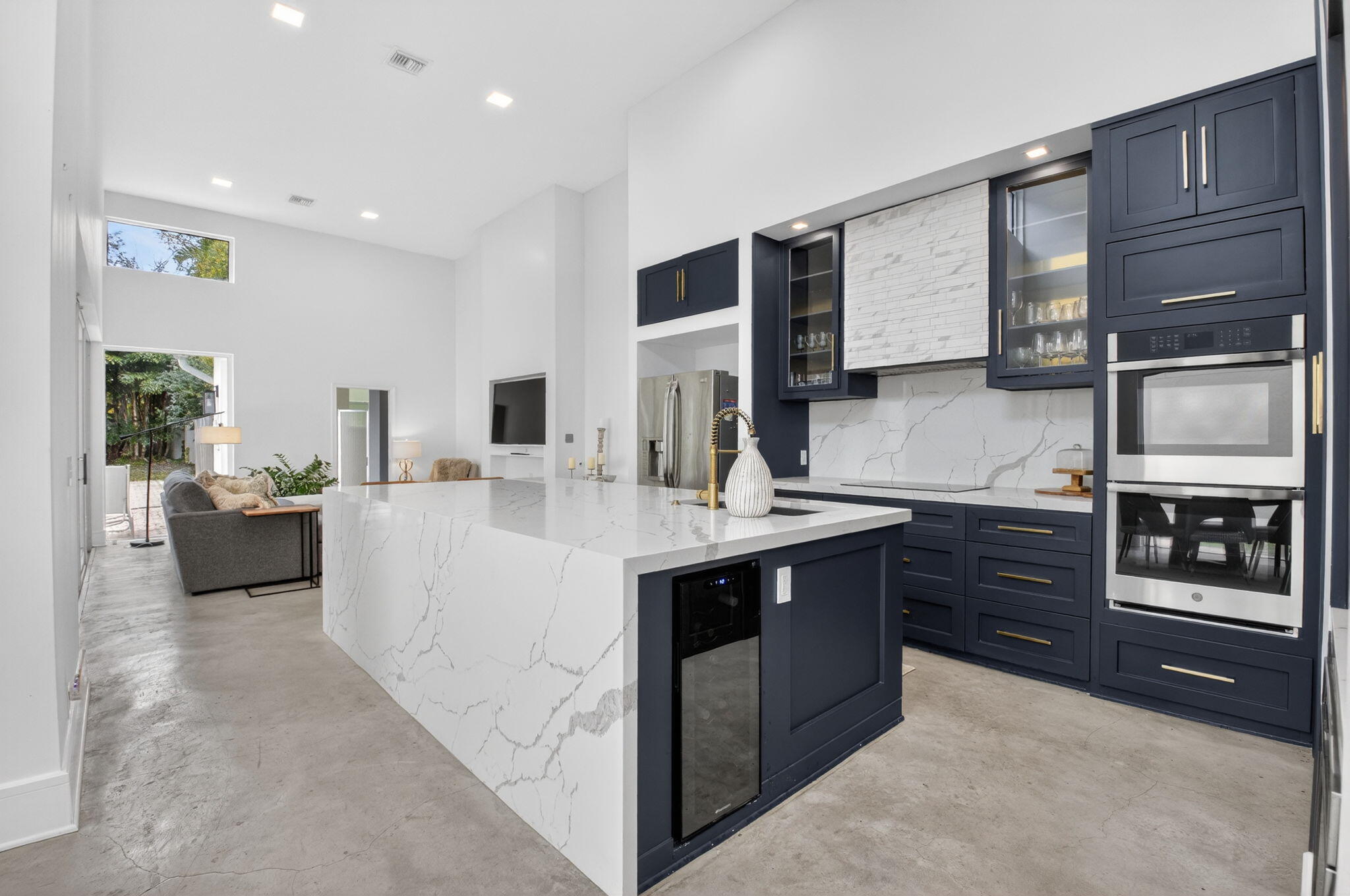 3BR – SingleFamilyResidence at 2464 NW 66th Drive