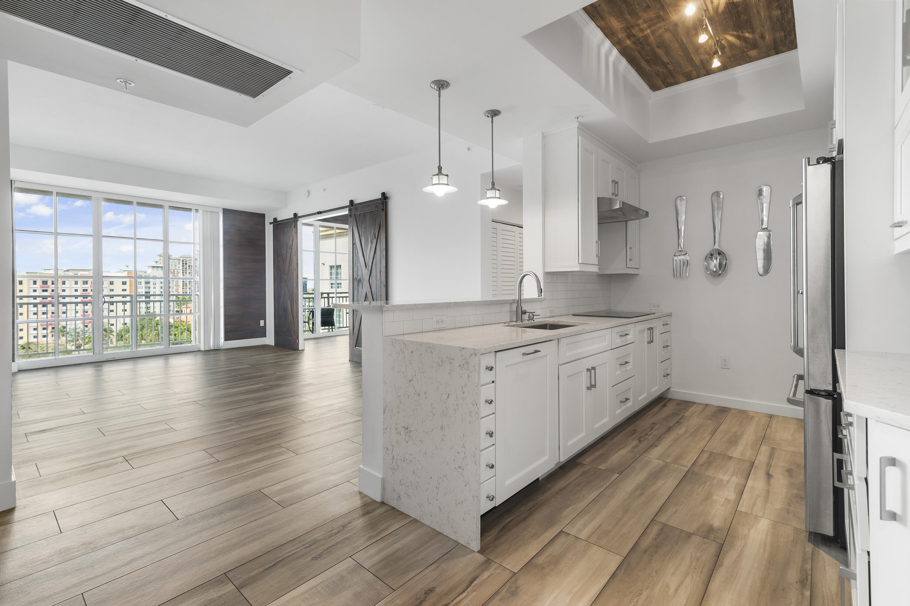 3BR – Condominium at 410 Evernia Street #807
