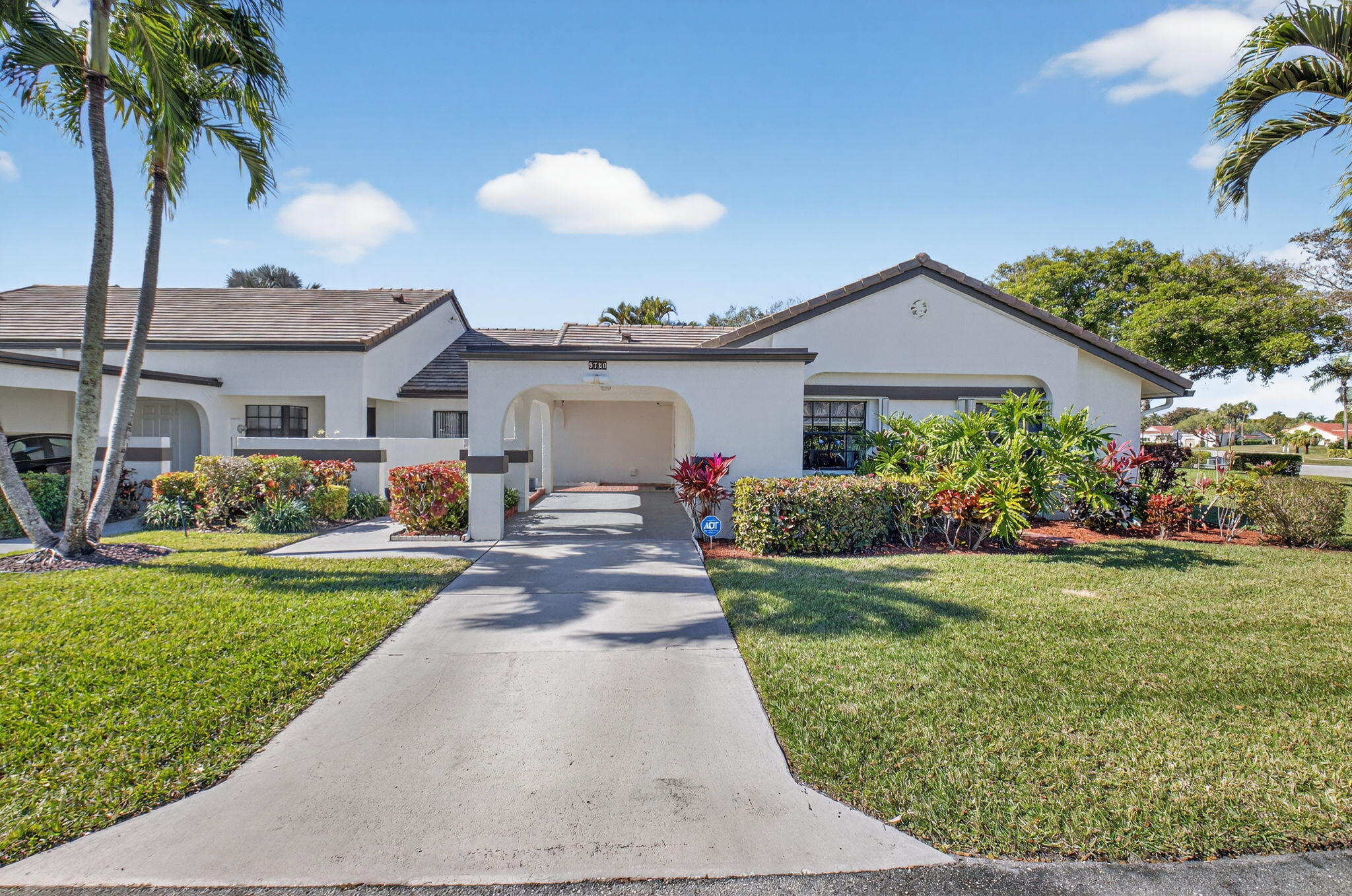 3BR – RES at 5750 Parkwalk Circle E