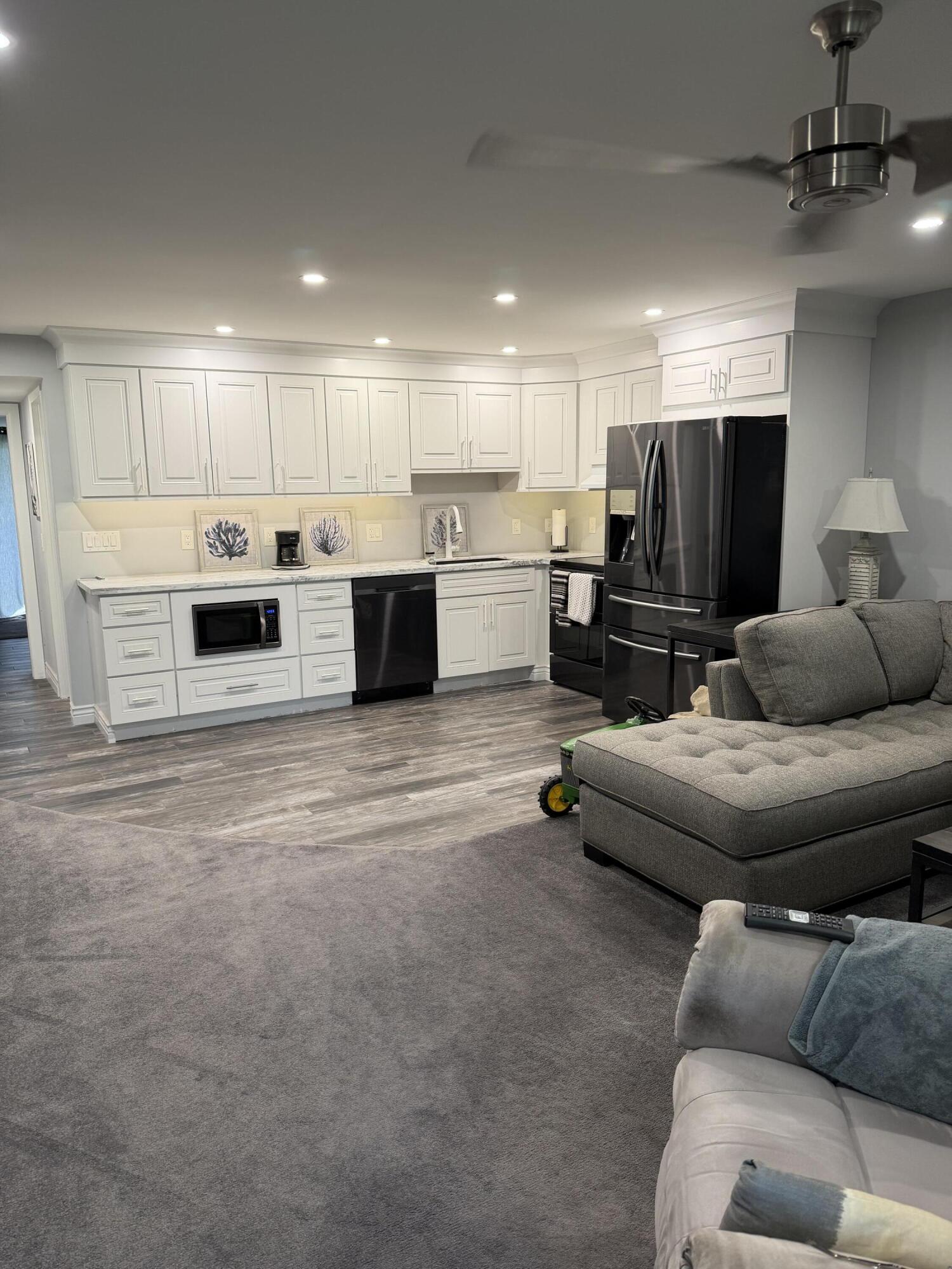 1BR – Condominium at 387 Mansfield J