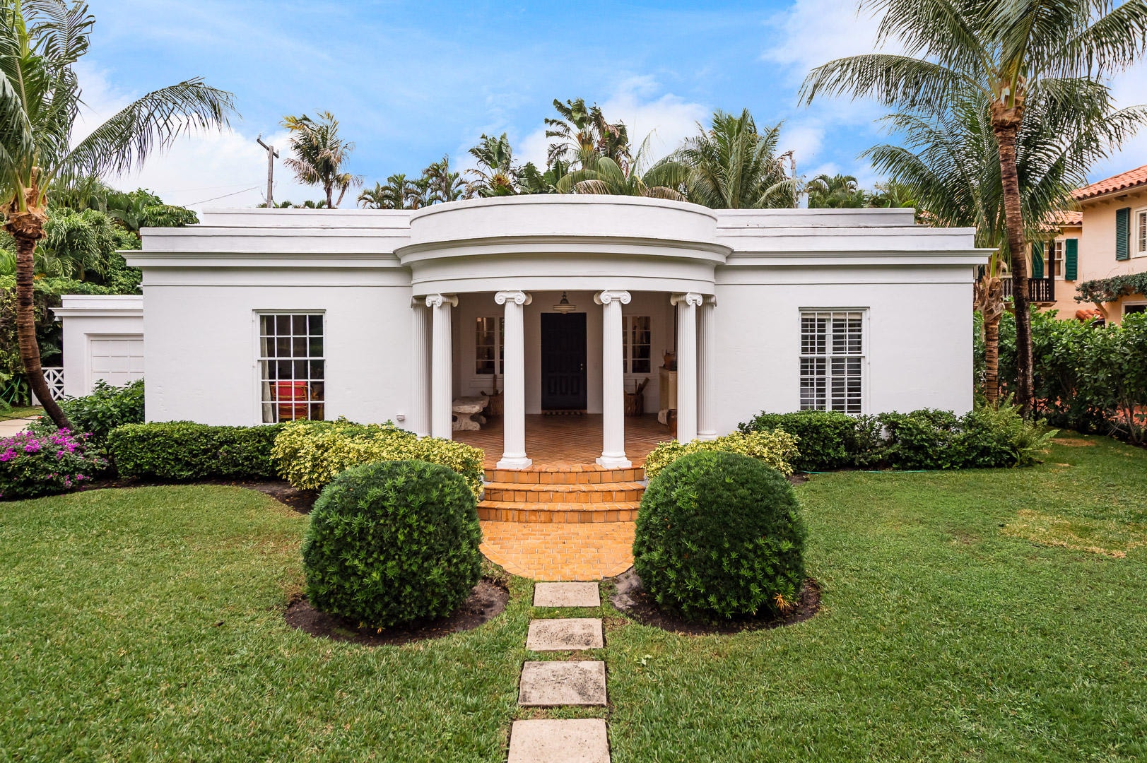 4BR – SingleFamilyResidence at 425 Seaspray Avenue