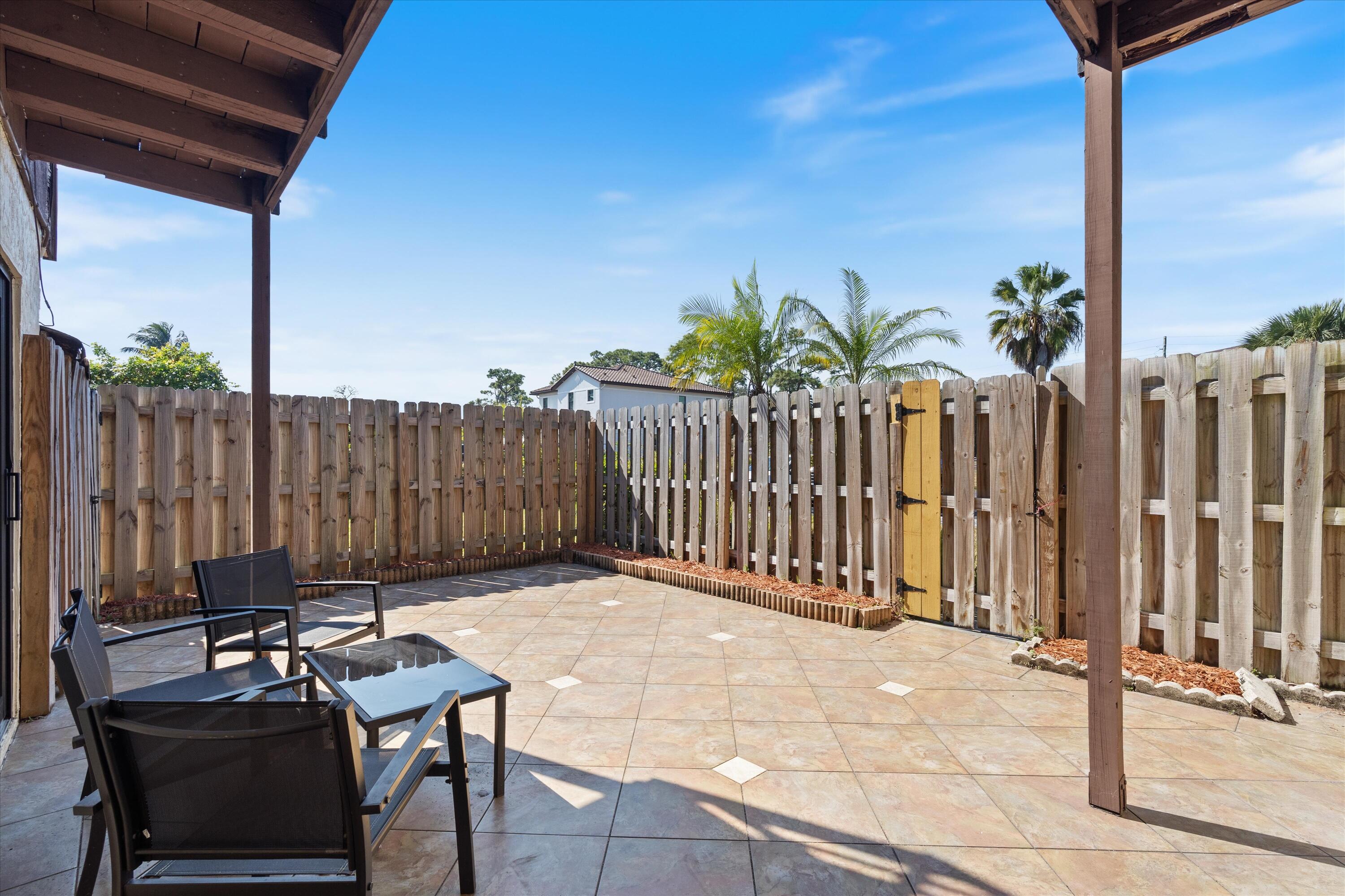 2BR – Townhouse at 2966 Kirk Road