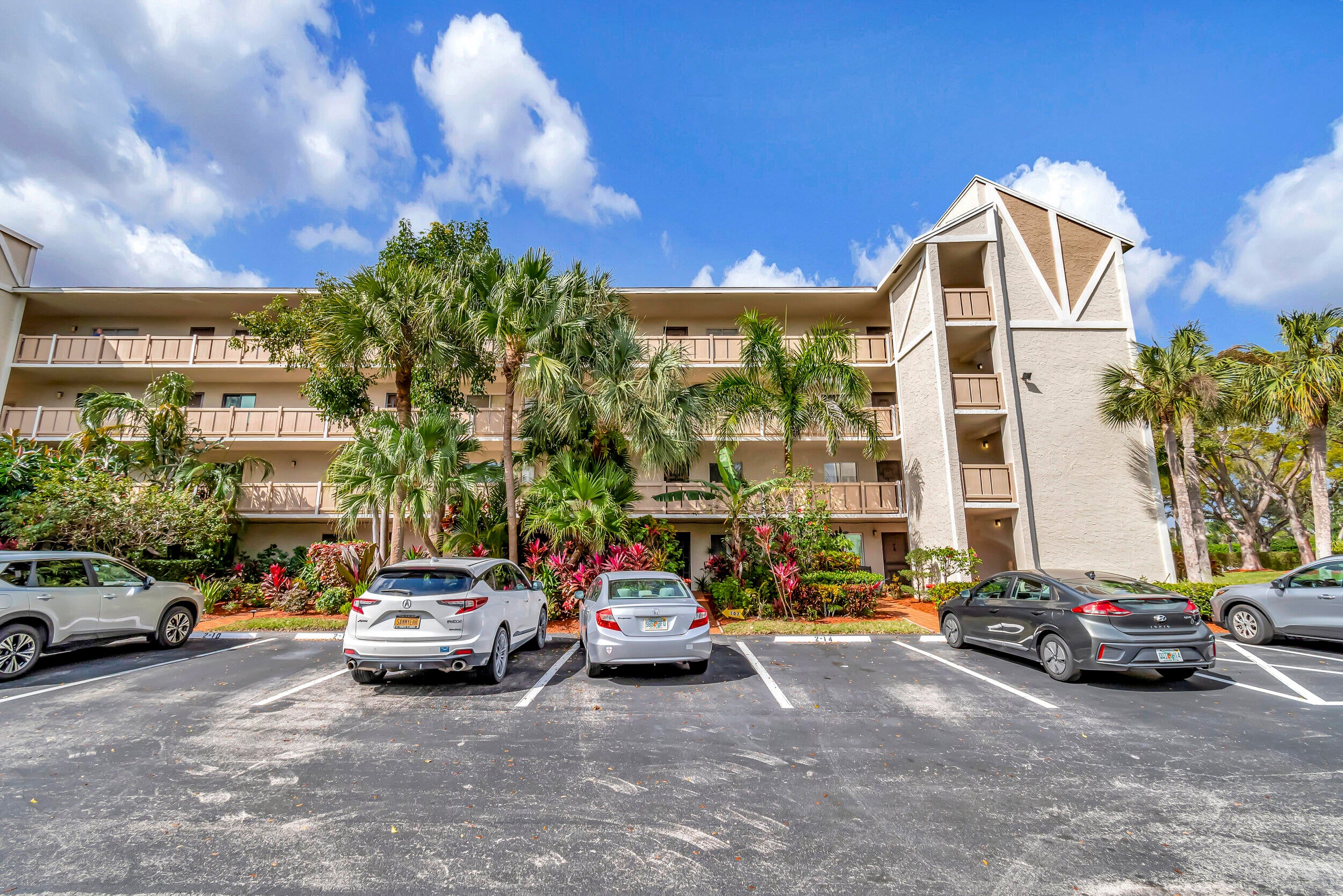 2BR – Condominium at 6585 Kensington Lane #307