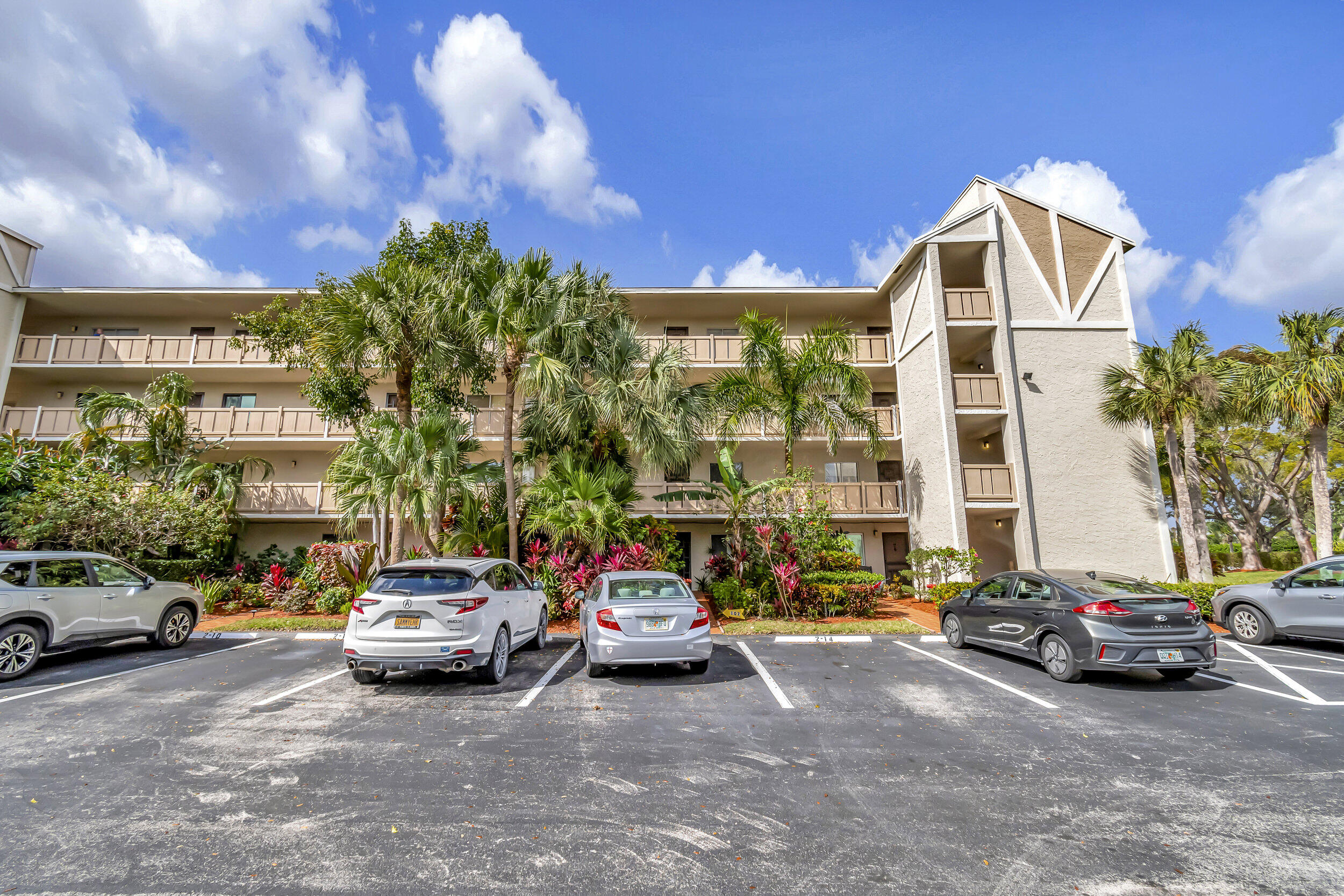 2BR – Condominium at 6585 Kensington Lane #307