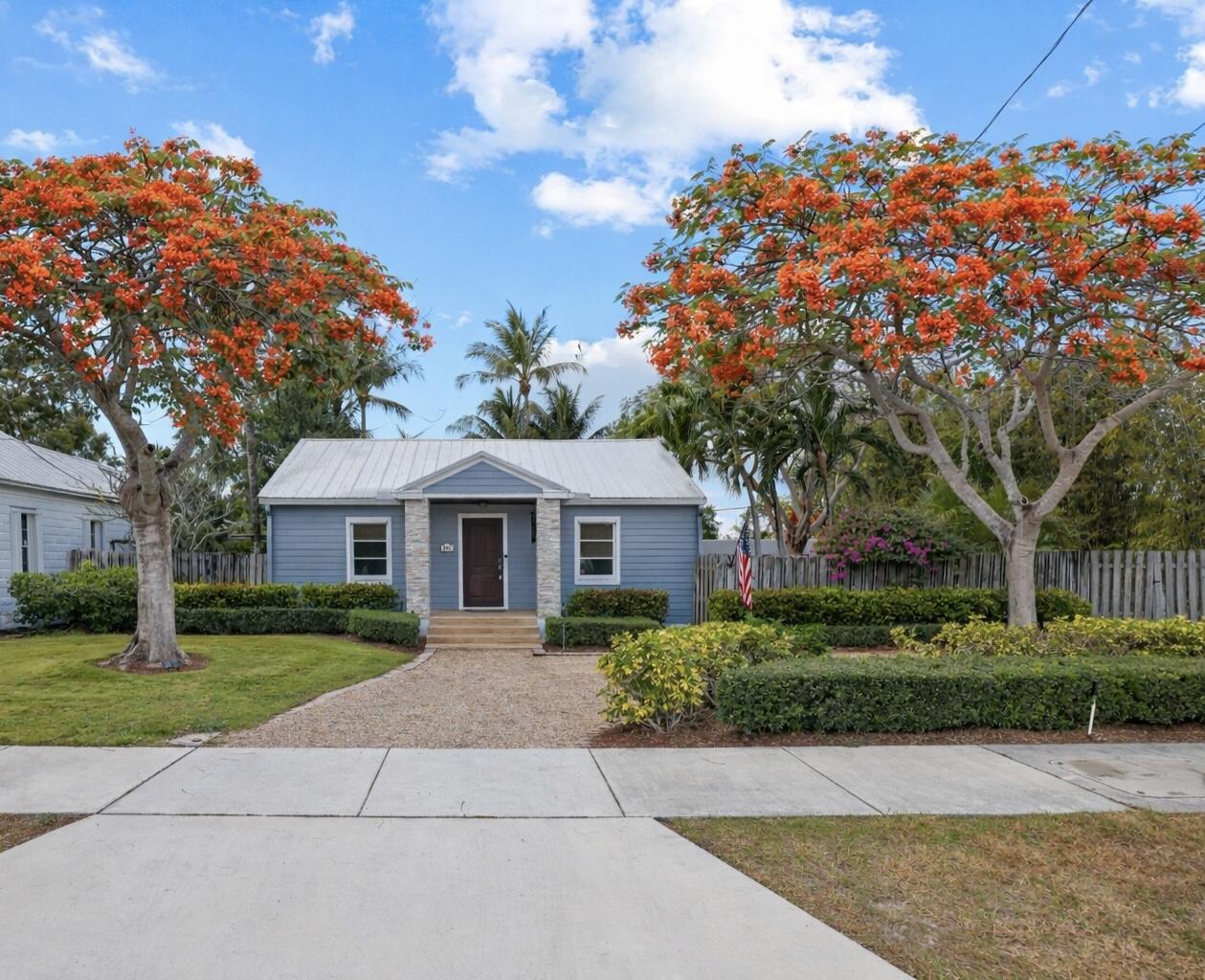 3BR – SingleFamilyResidence at 304 SE 4th Avenue