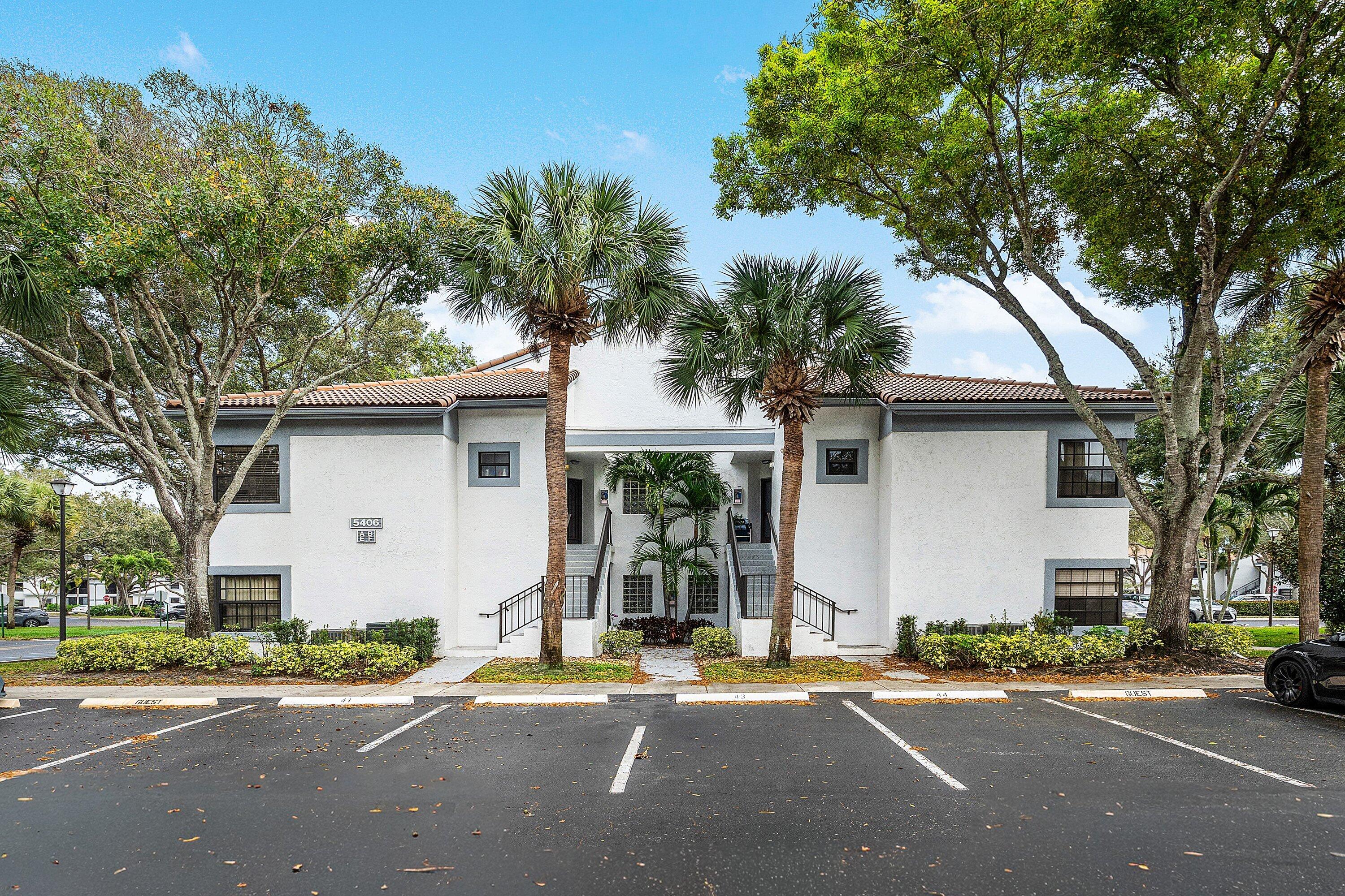 3BR – Condominium at 5406 Venetia Court #F