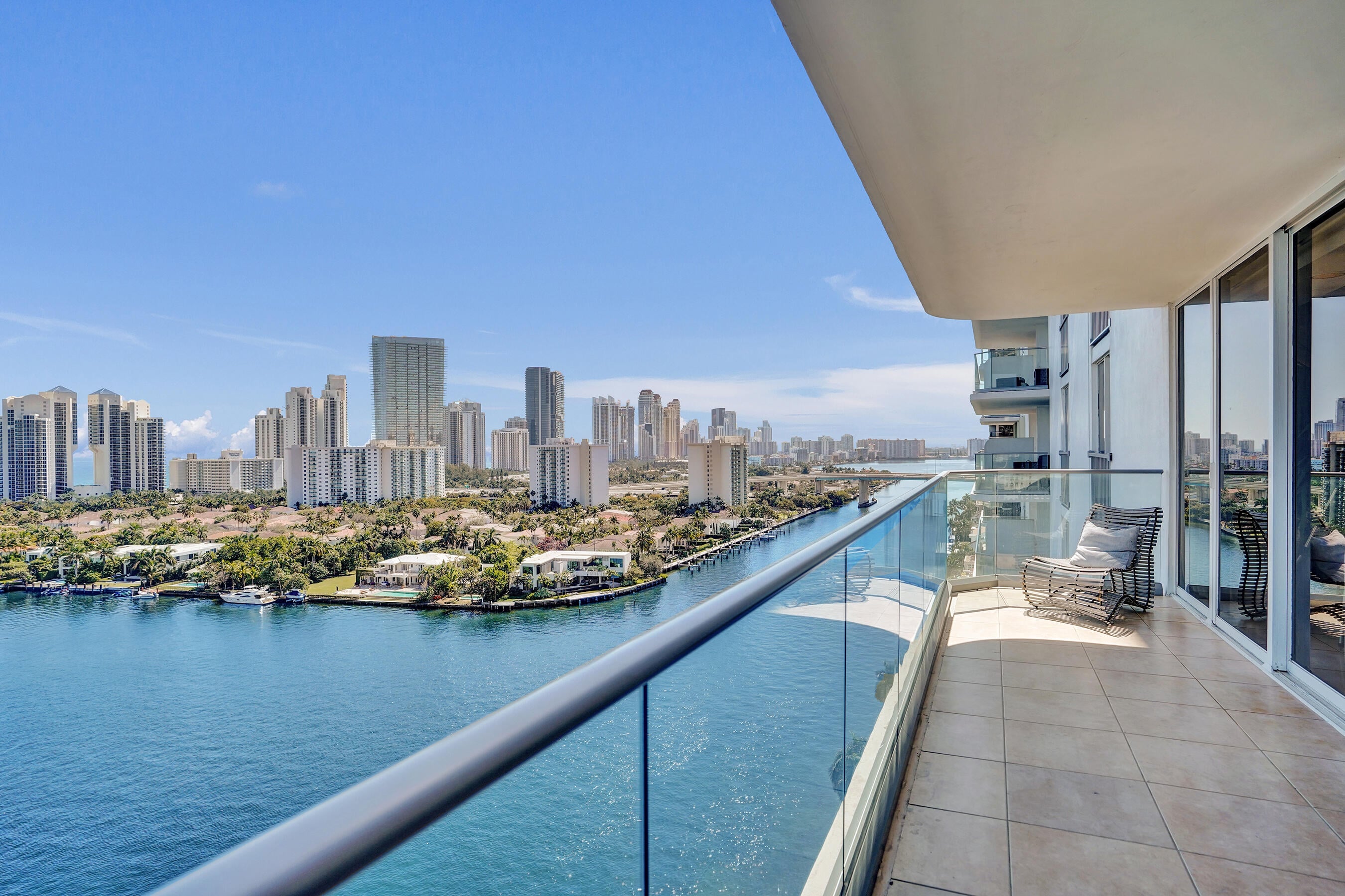 3BR – Condominium at 19707 Turnberry Way #18j