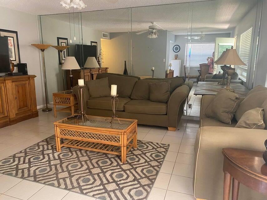 2BR – Condominium at 542 Normandy L #542