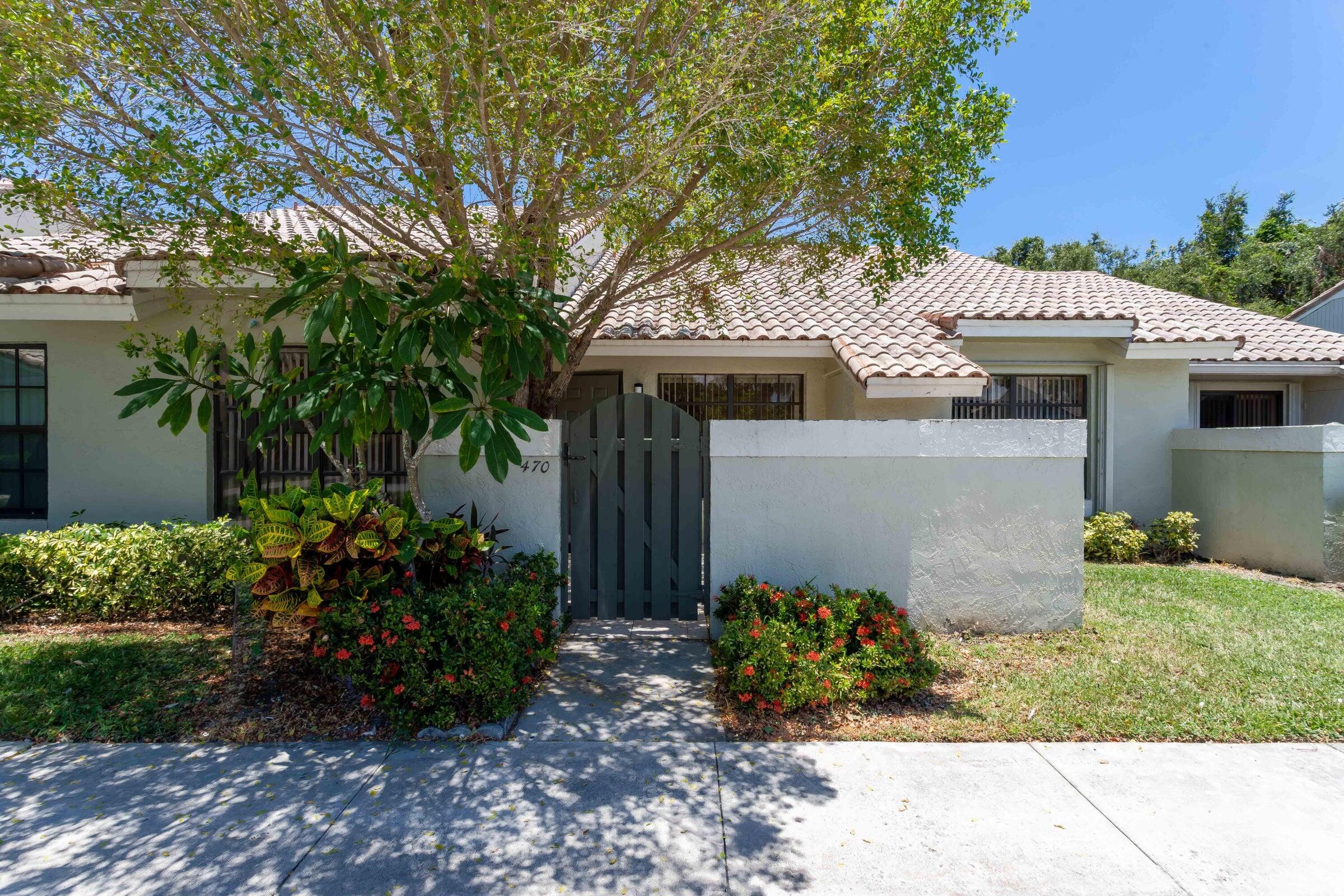 3BR – Condominium at 470 Hardwood Place