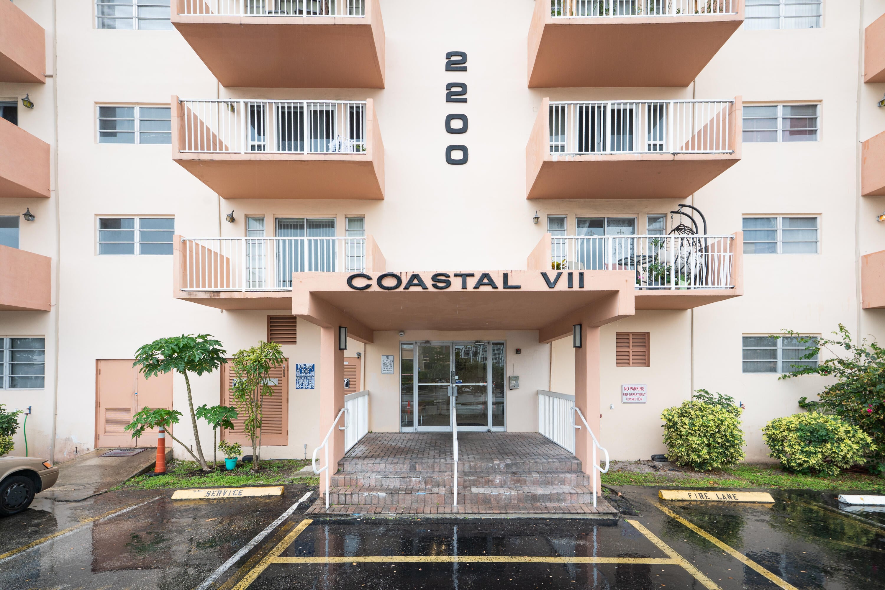 1BR – Condominium at 2200 E Hallandale Beach Boulevard #202