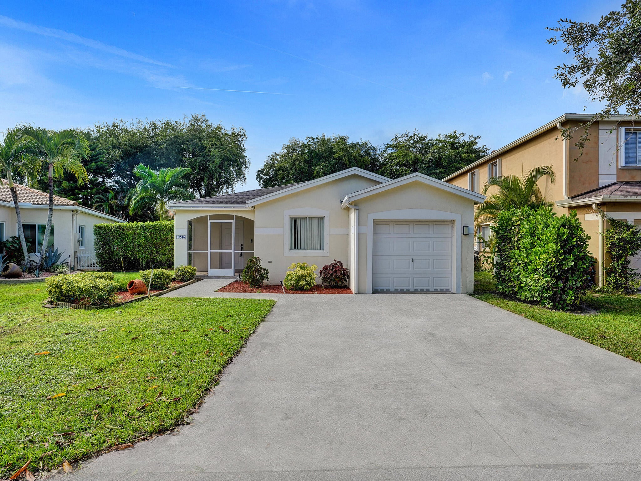 3BR – SingleFamilyResidence at 1245 SW 46th Way