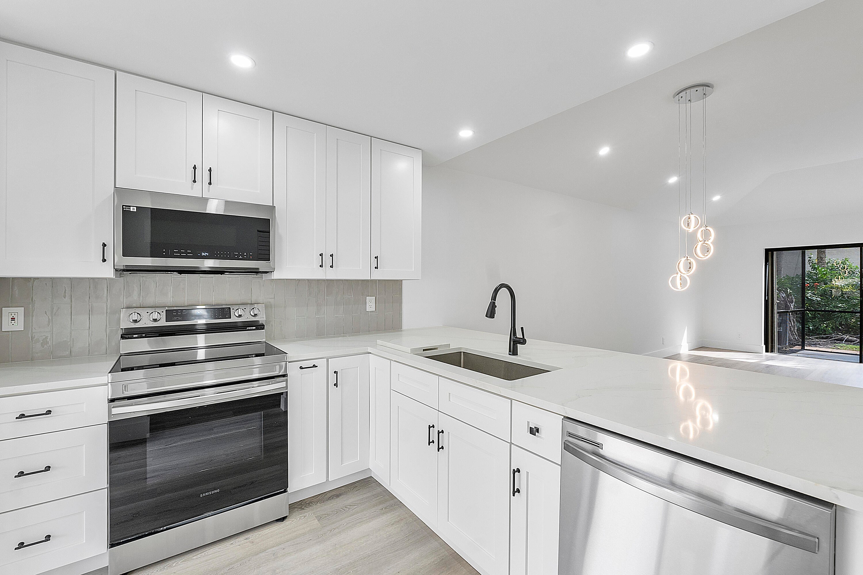 2BR – RES at 3127 Kingswood Terrace