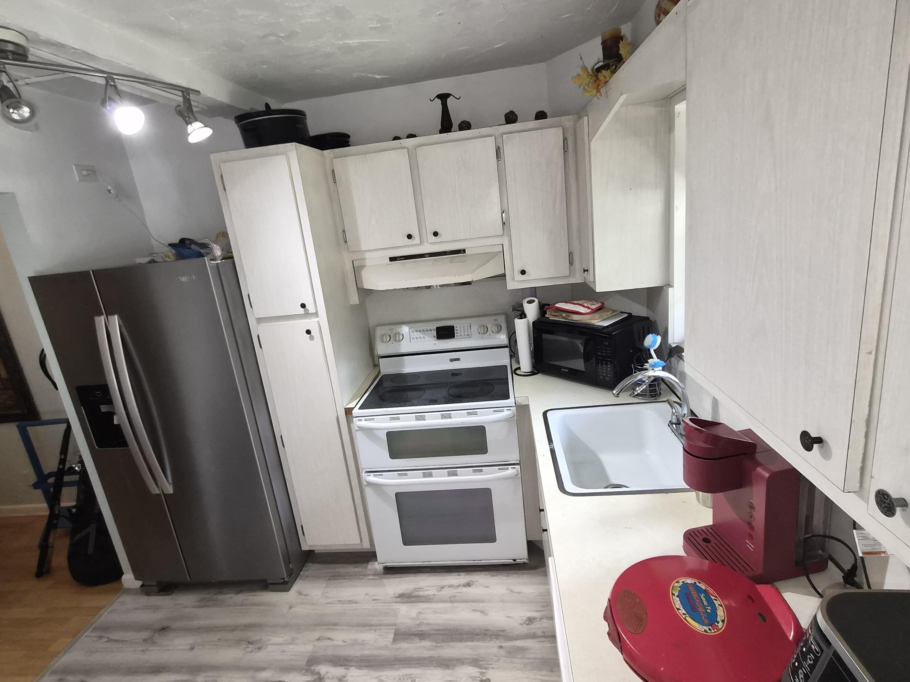 1BR – Condominium at 100 Royal Palm Way Way #2040