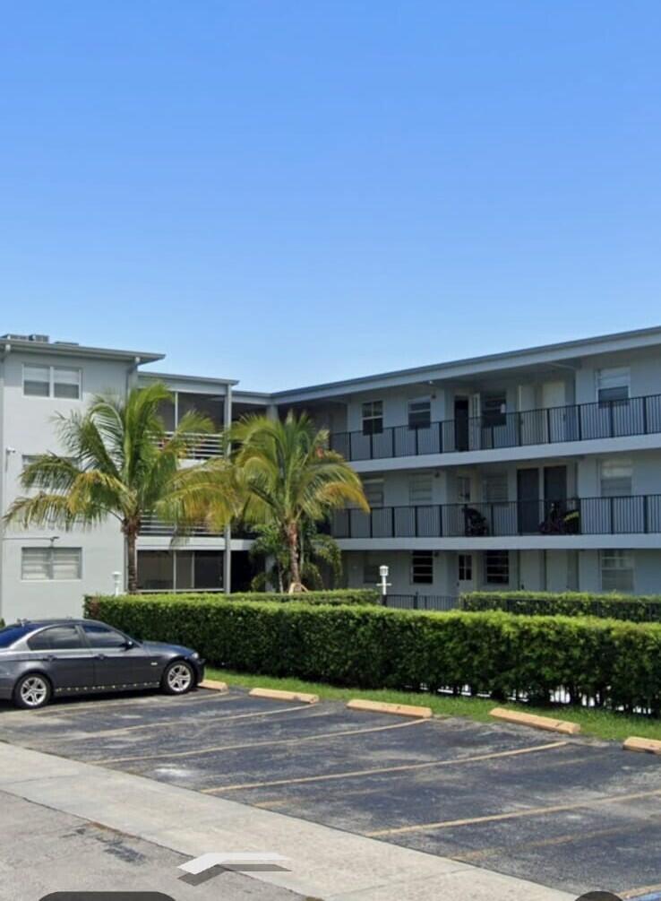 1BR – Condominium at 1100 NE 1st Court #305