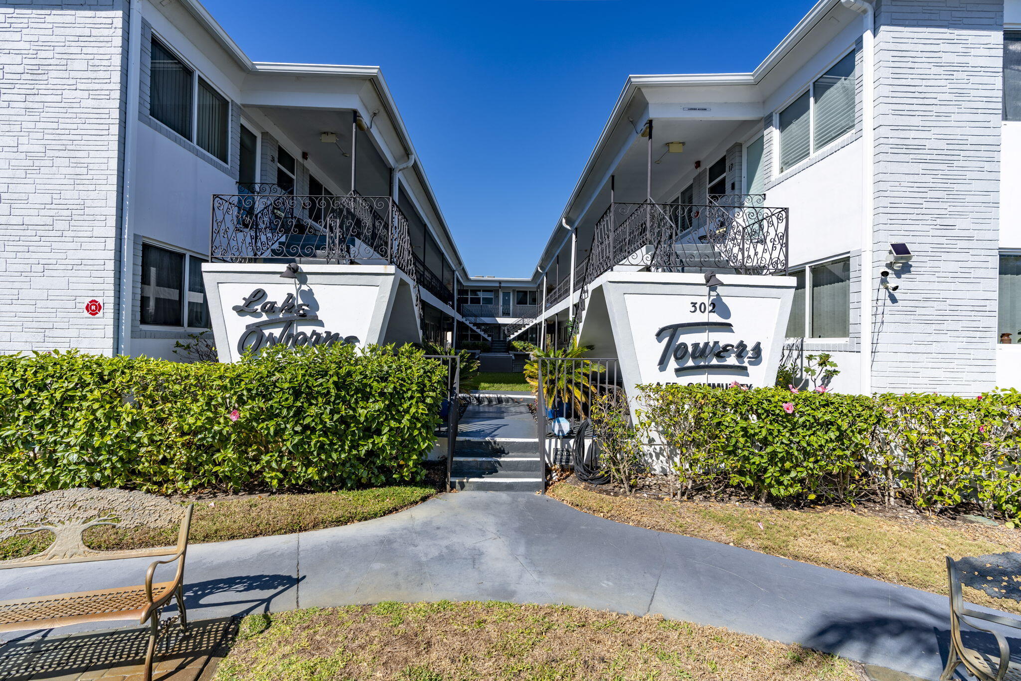 1BR – Condominium at 302 Lake Osborne Drive #5