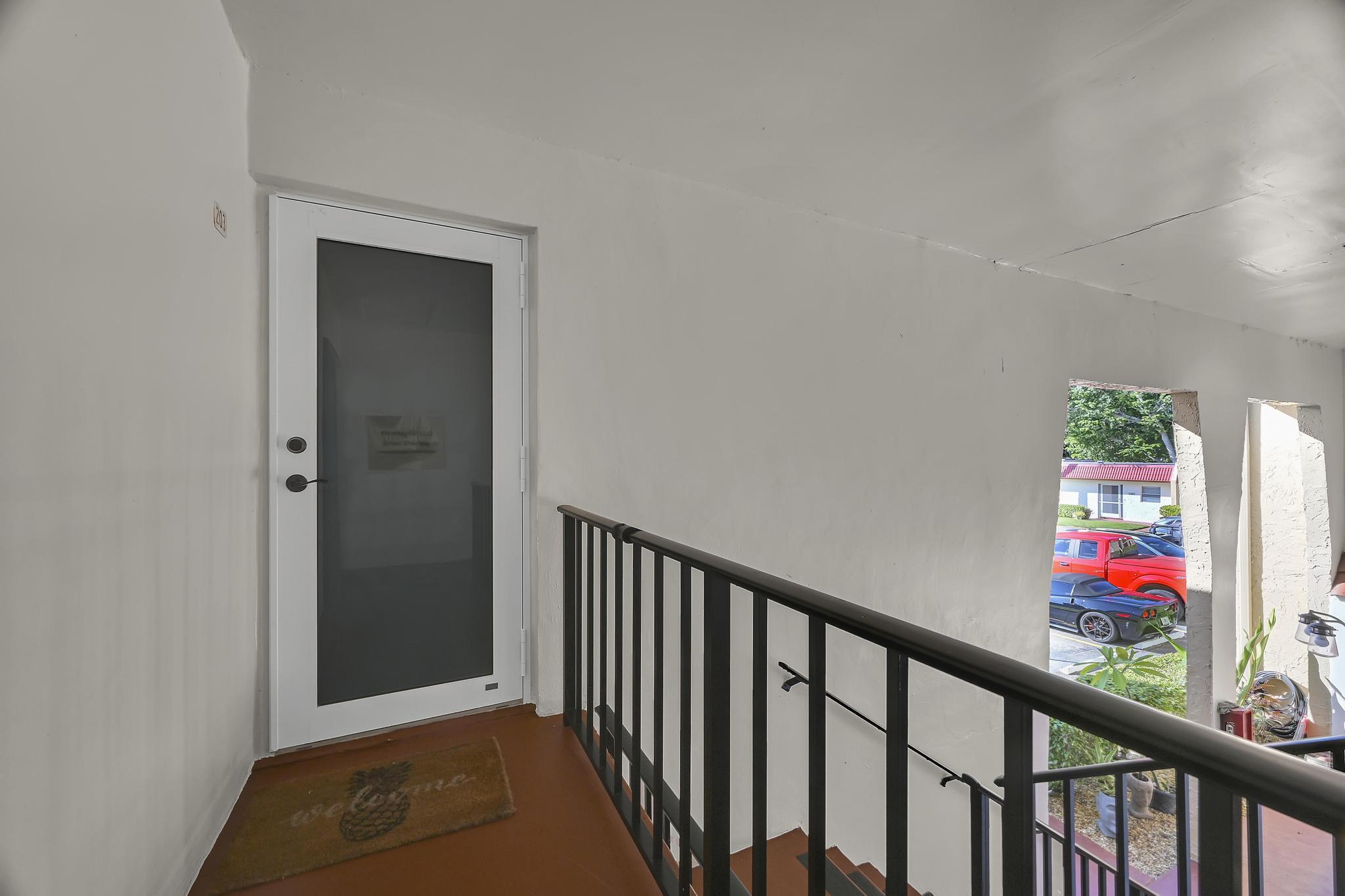 1BR – Condominium at 203 Lake Carol Drive