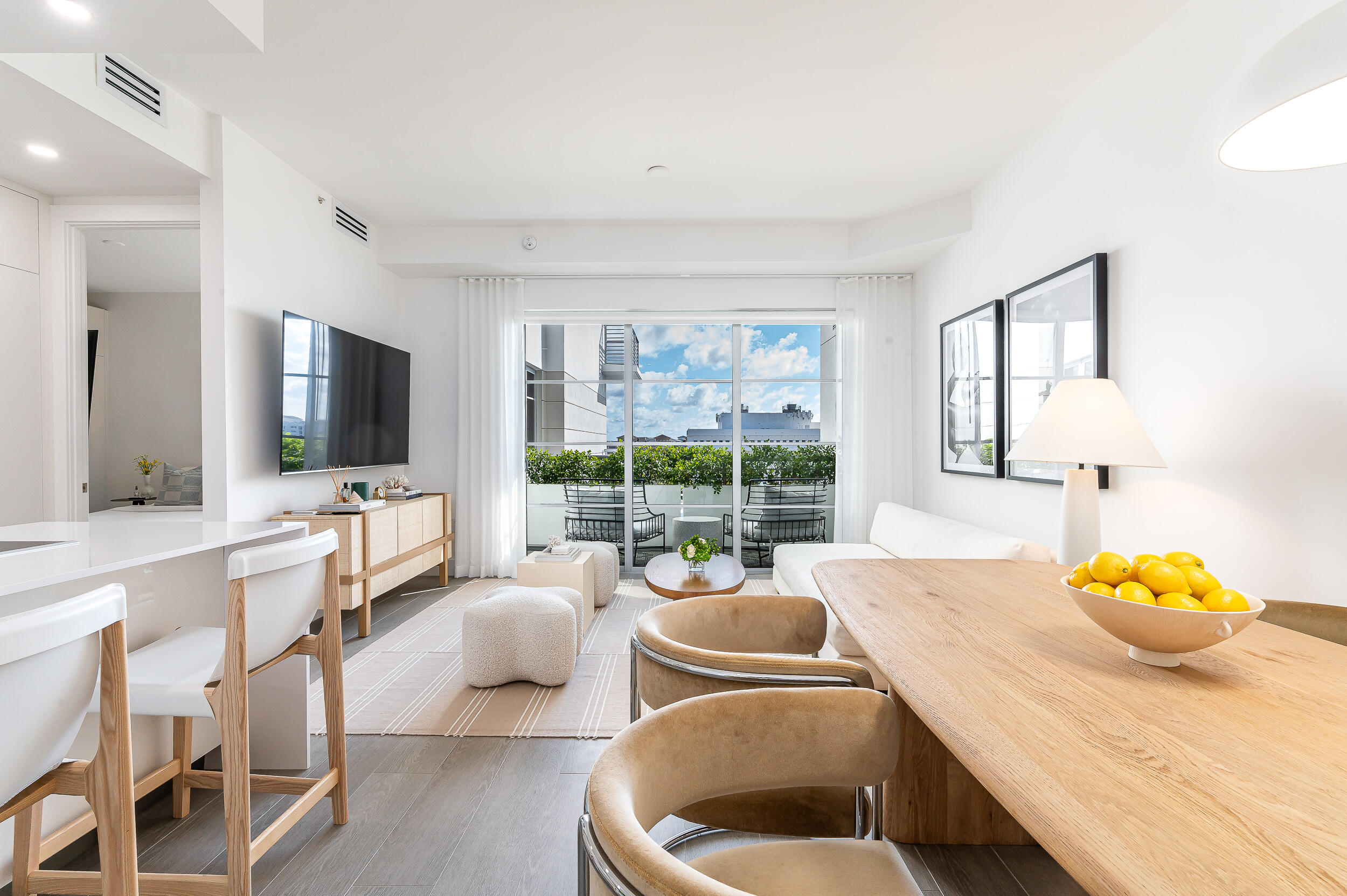1BR – Condominium at 155 E Boca Raton Road #1008