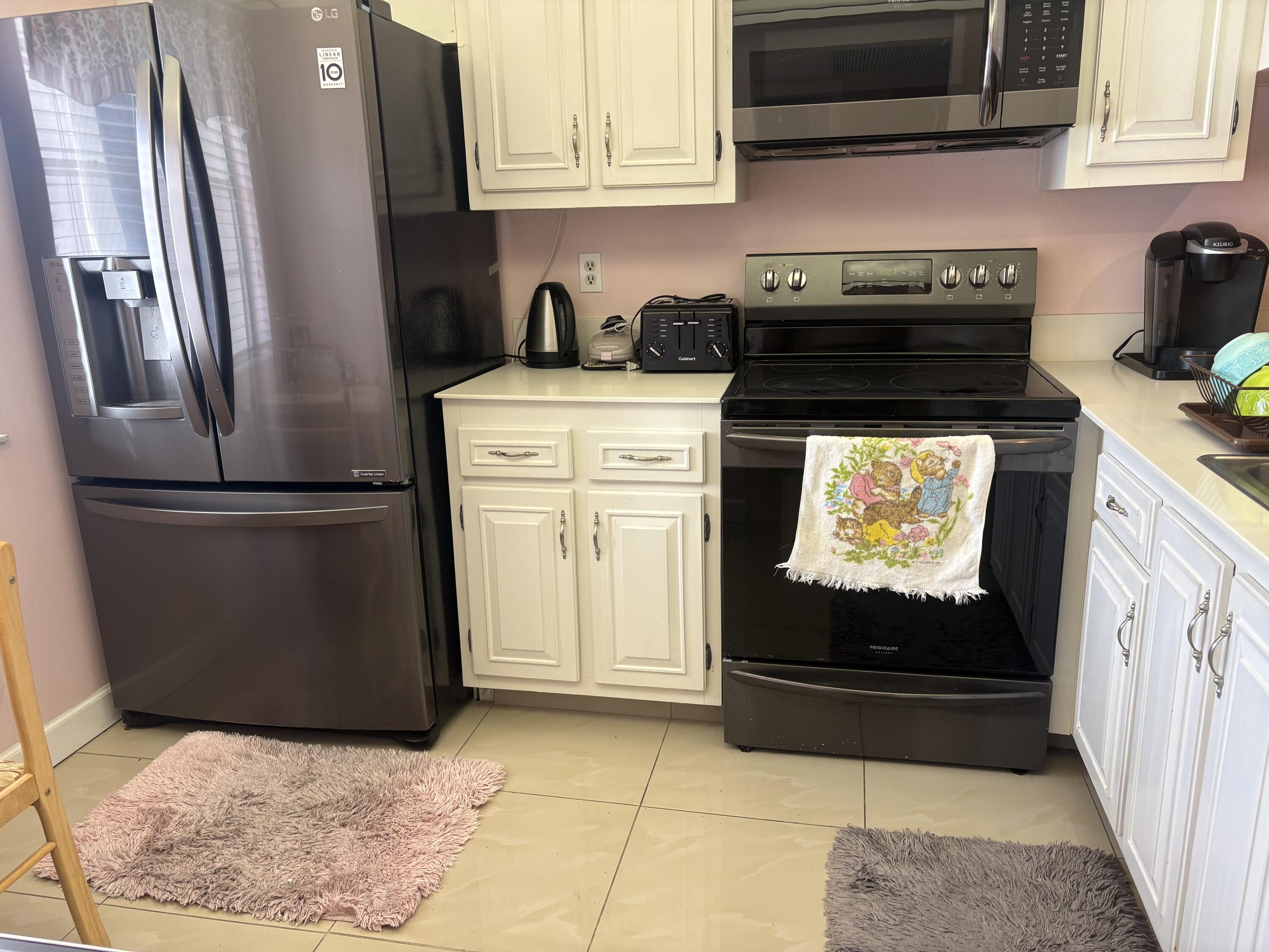 2BR – Condominium at 4602 Martinique Way #H2