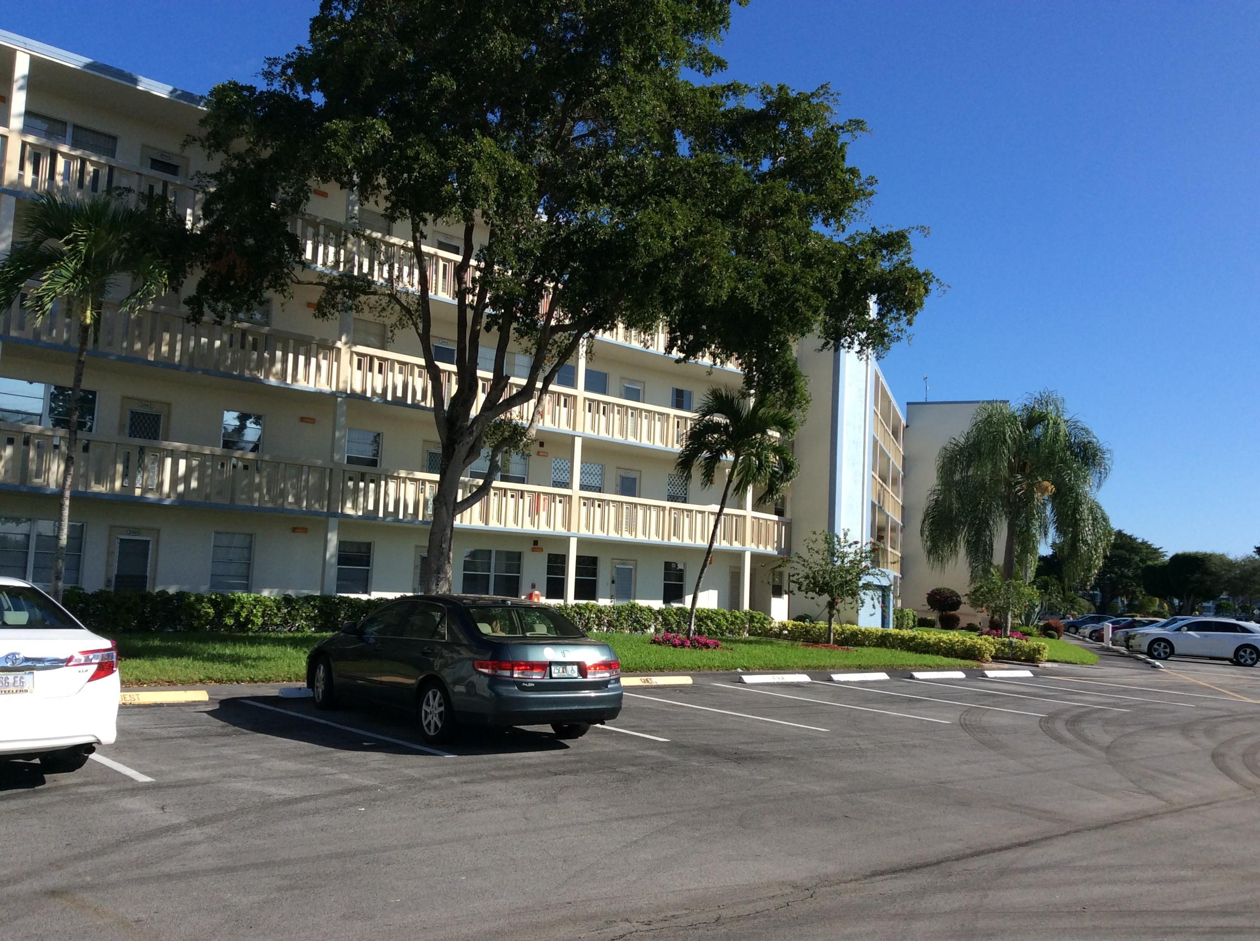 2BR – Condominium at 3063 Ainslie D