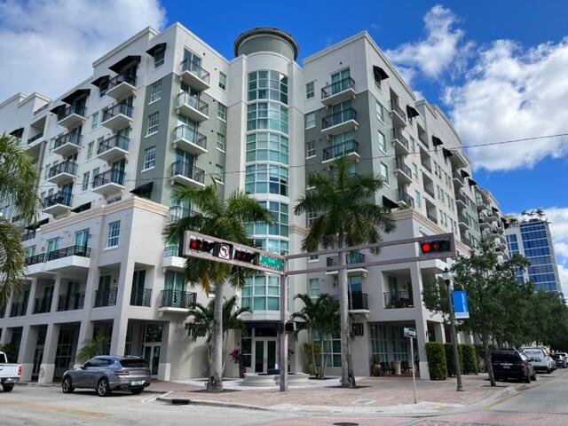 1BR – Condominium at 600 S Dixie Highway #752