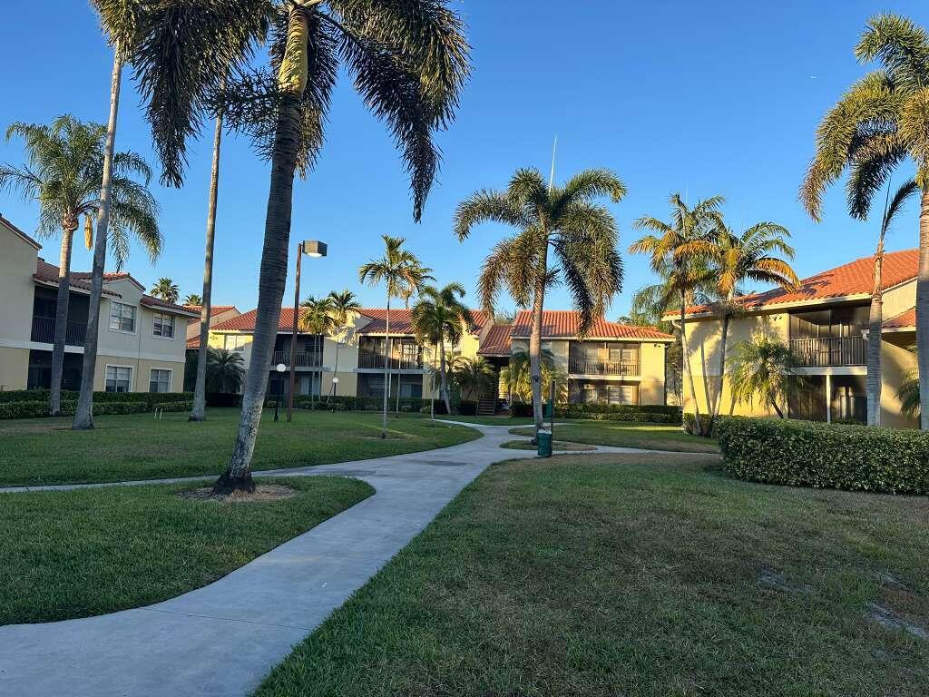 1BR – Condominium at 1239 SW 46th Avenue #906