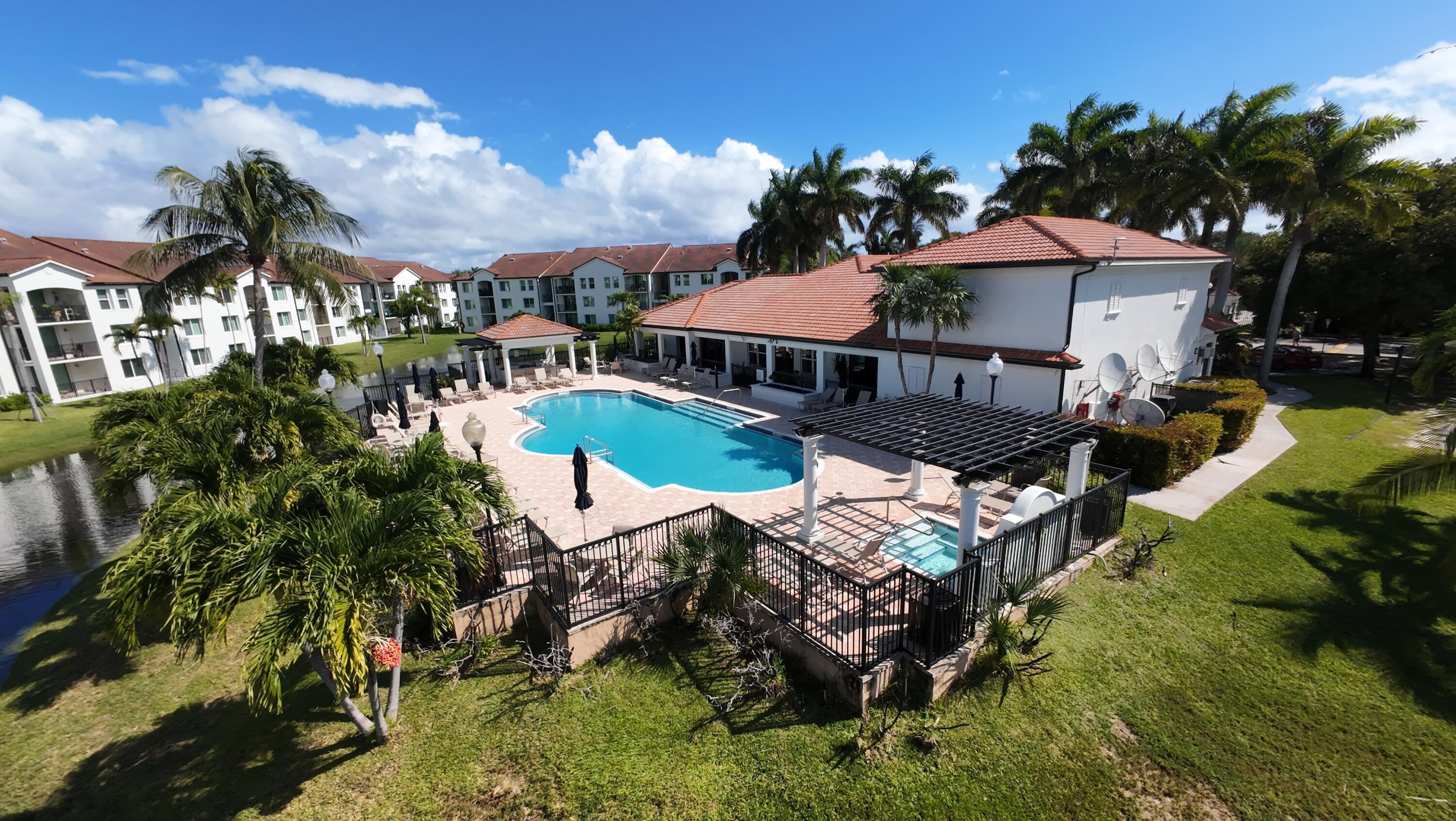 2BR – Condominium at 615 Villa Circle