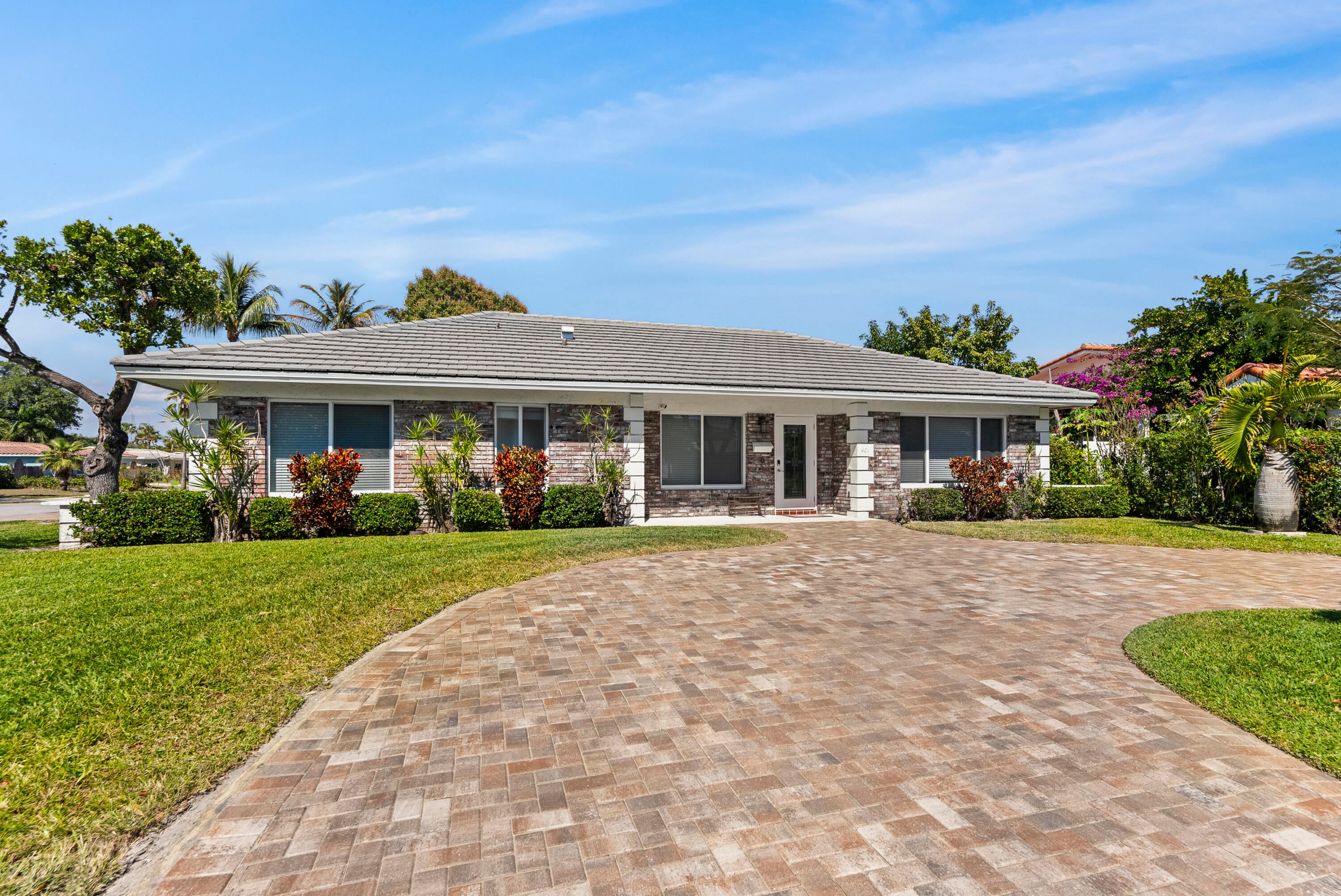 4BR – SingleFamilyResidence at 401 NE 10th Ter Terrace