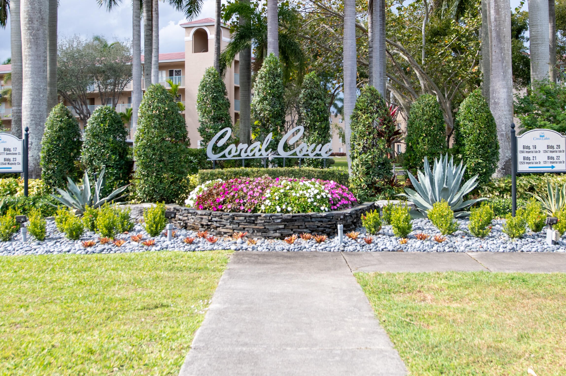 3BR – Condominium at 5749 Gemstone Court #403