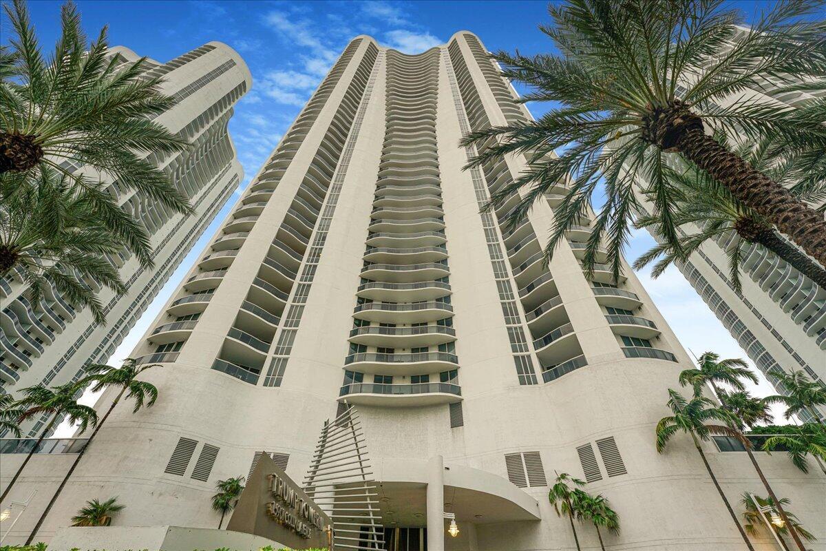 3BR – Condominium at 15901 Collins Avenue #3804